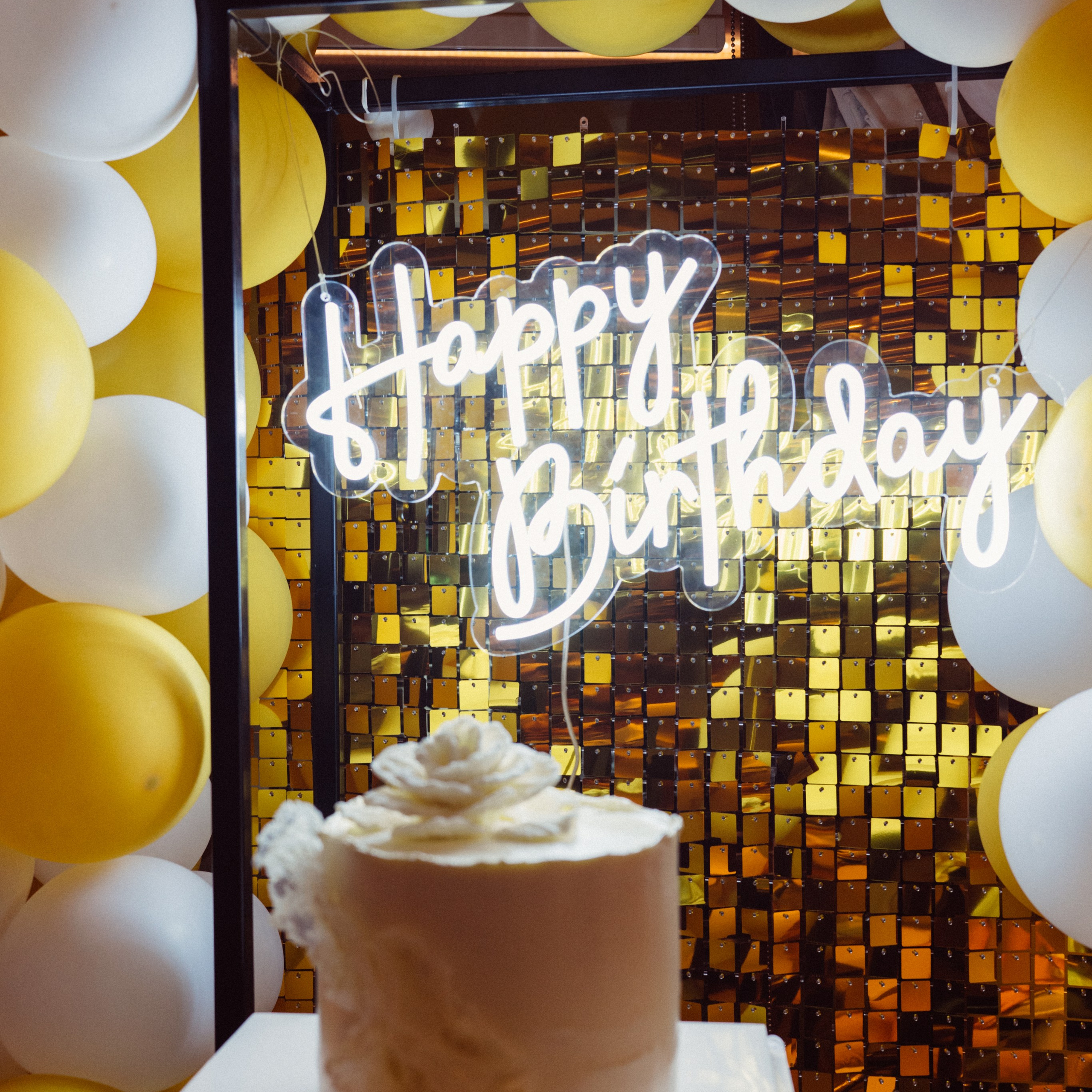 🎂 Birthday Photoshoot Abu Dhabi, Dubai | Professional Kids Birthday Photography. Professional Photographer Abu Dhabi, Dubai — Yulia Ismoilova | 2025