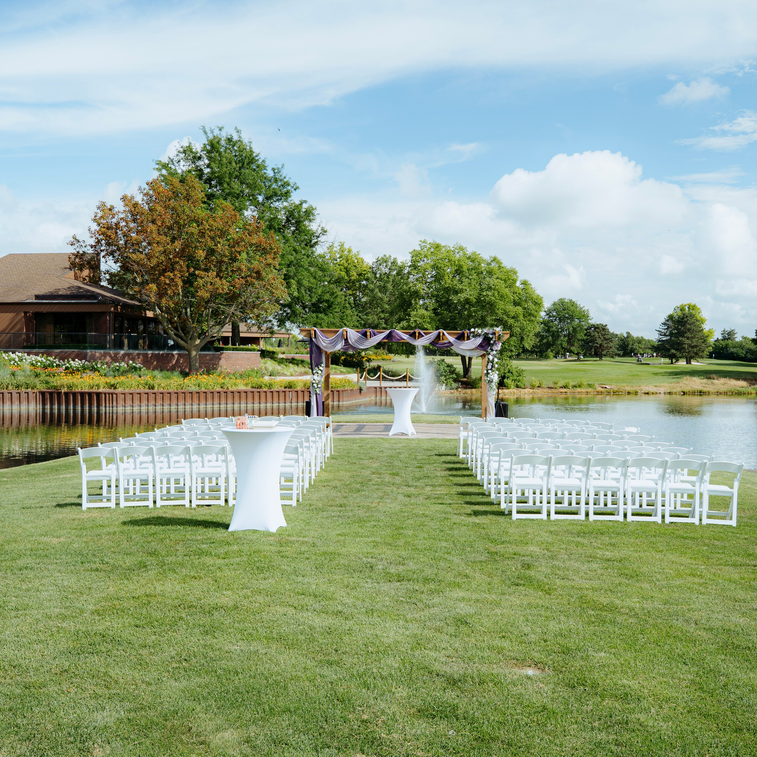 Spring Wedding at a Golf Club