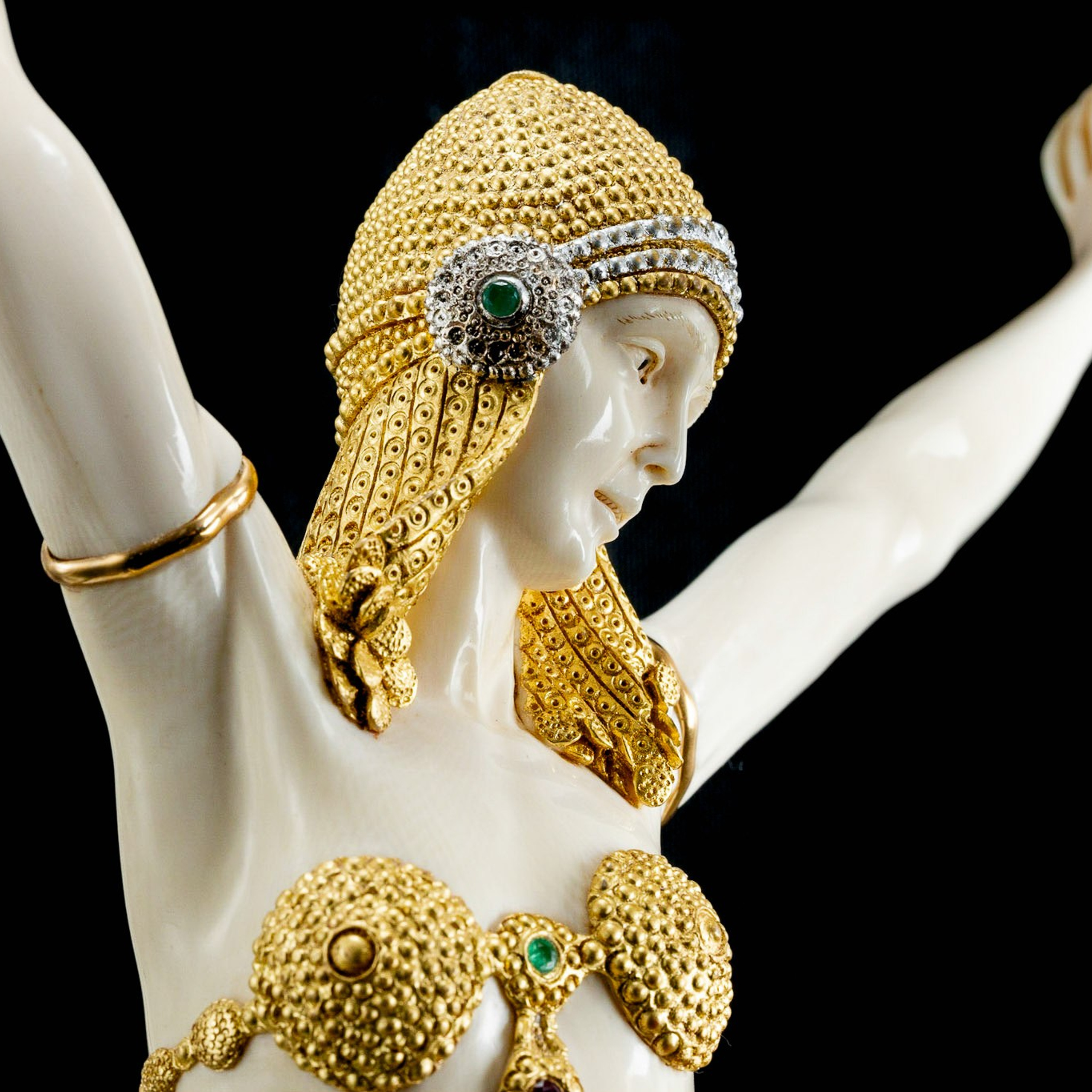 Sculpture & Porcelain