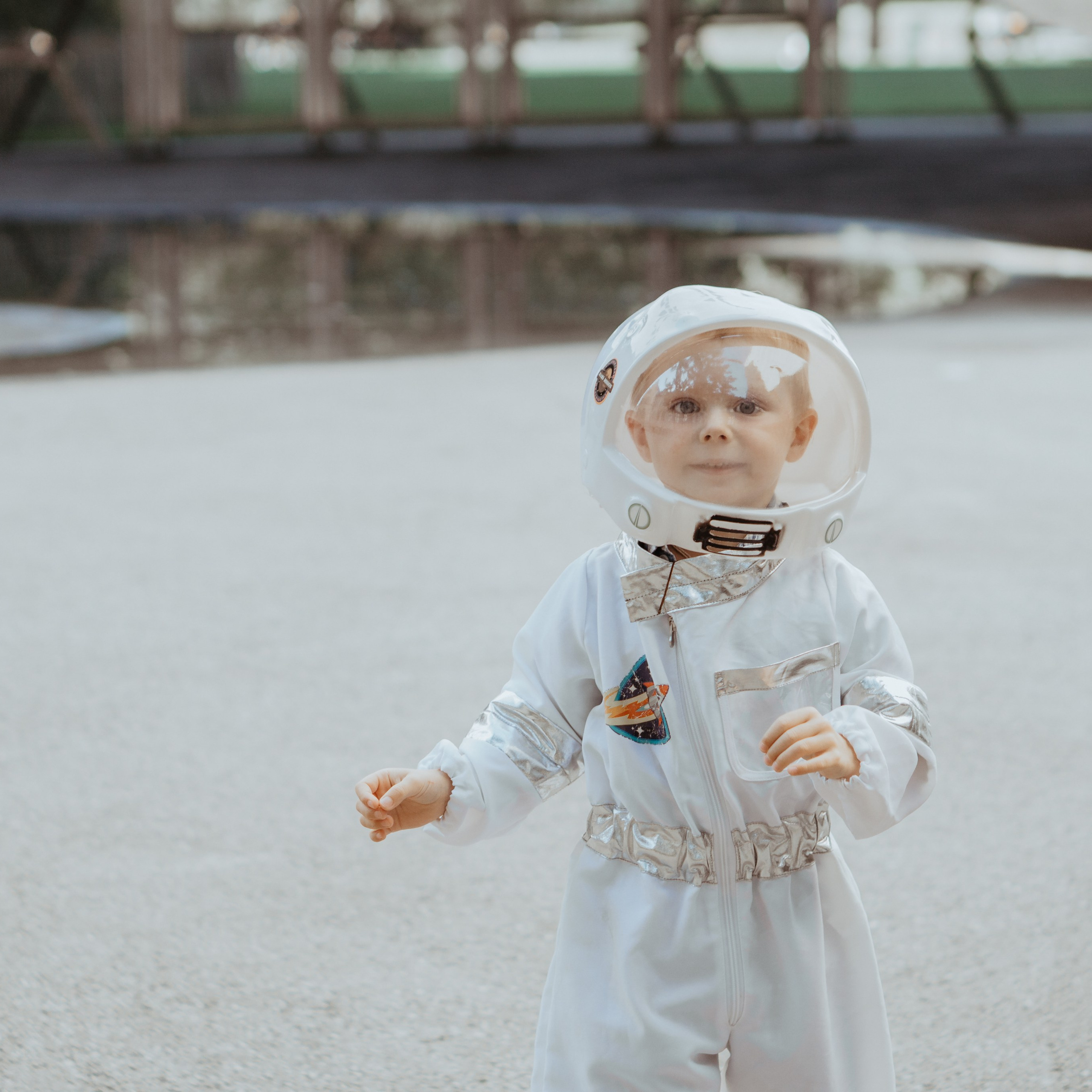 Brave astronaut and beautiful alien