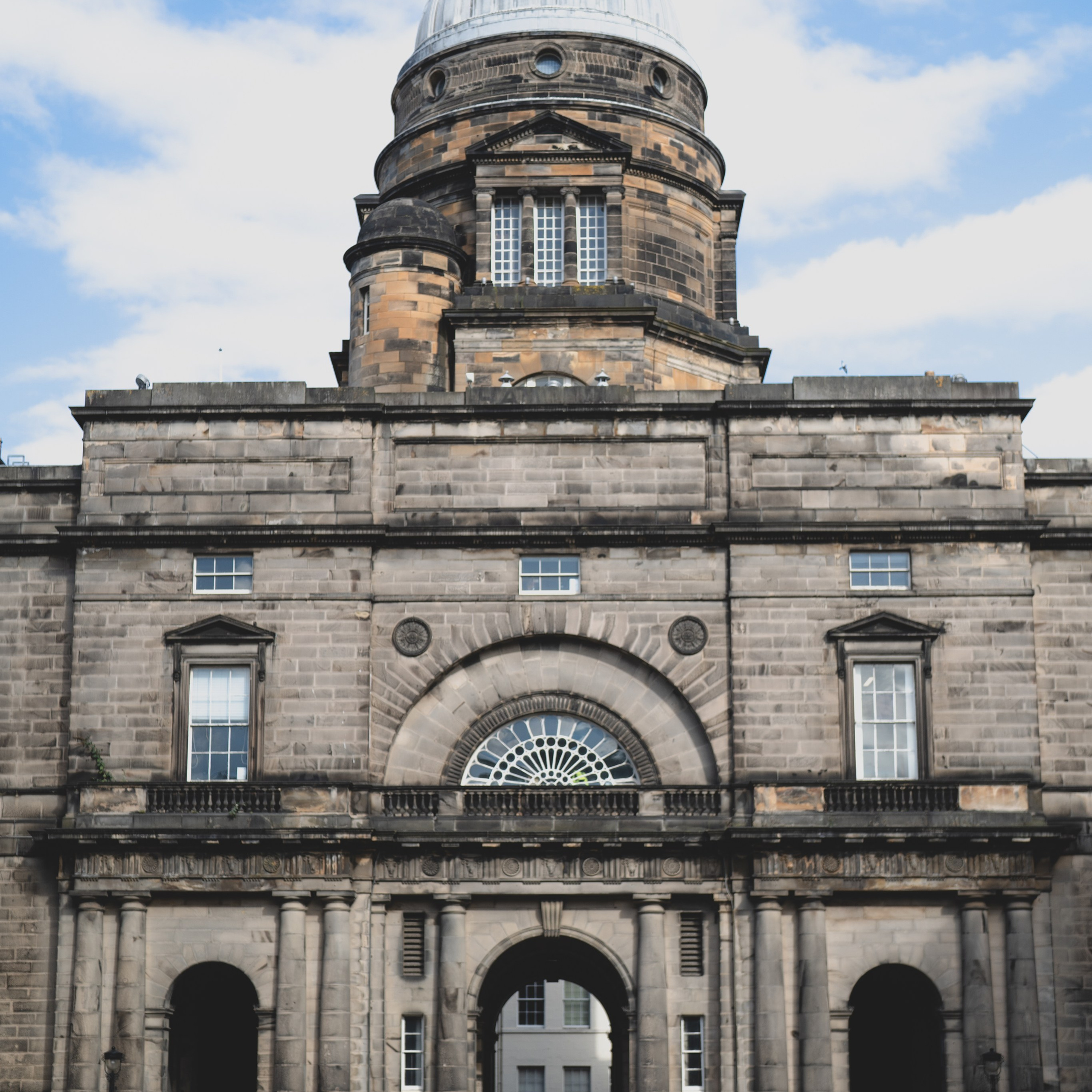 Gera. Photographer & Tour Guide Based in Scotland