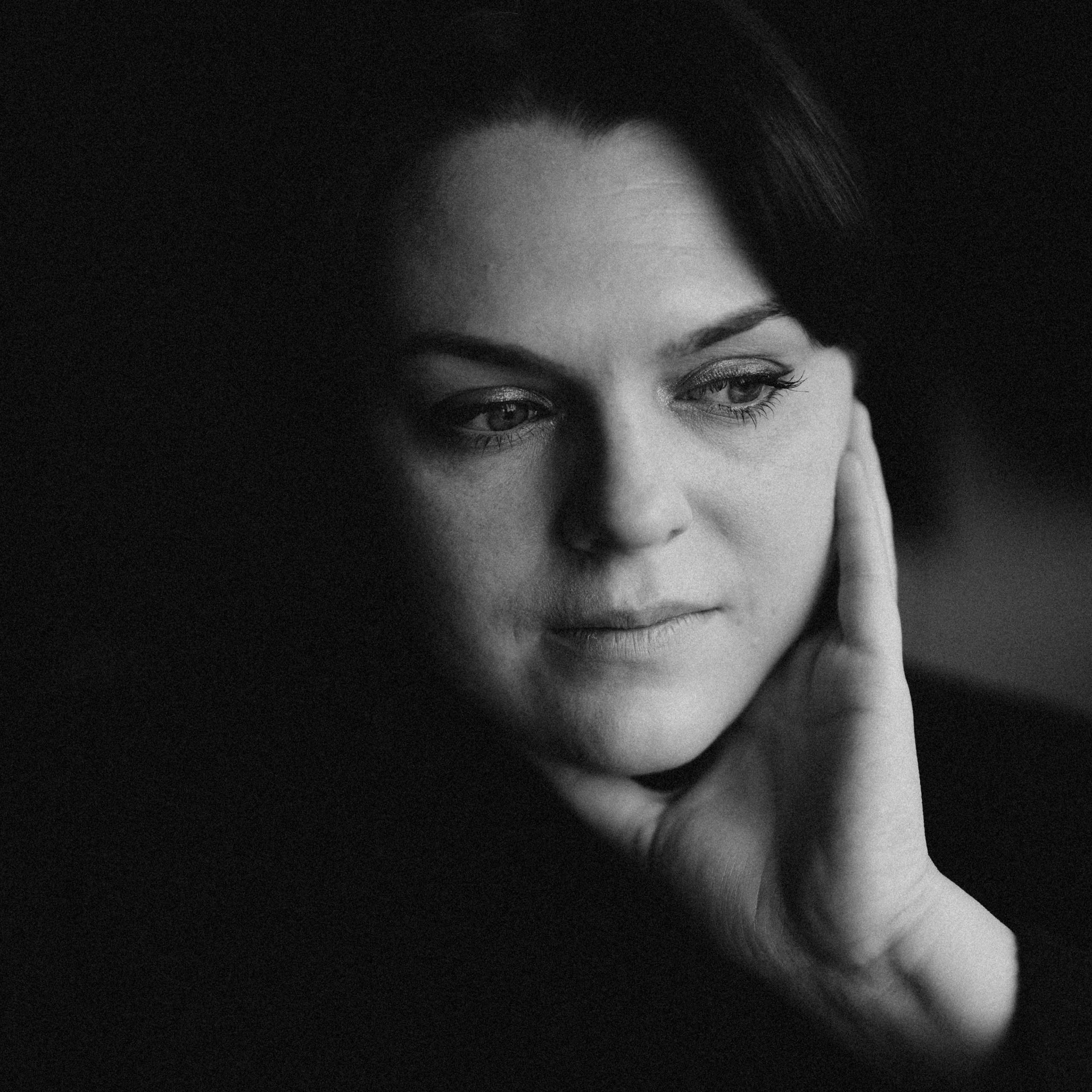 Ksenia. Photographer & Tour Guide Based in Scotland