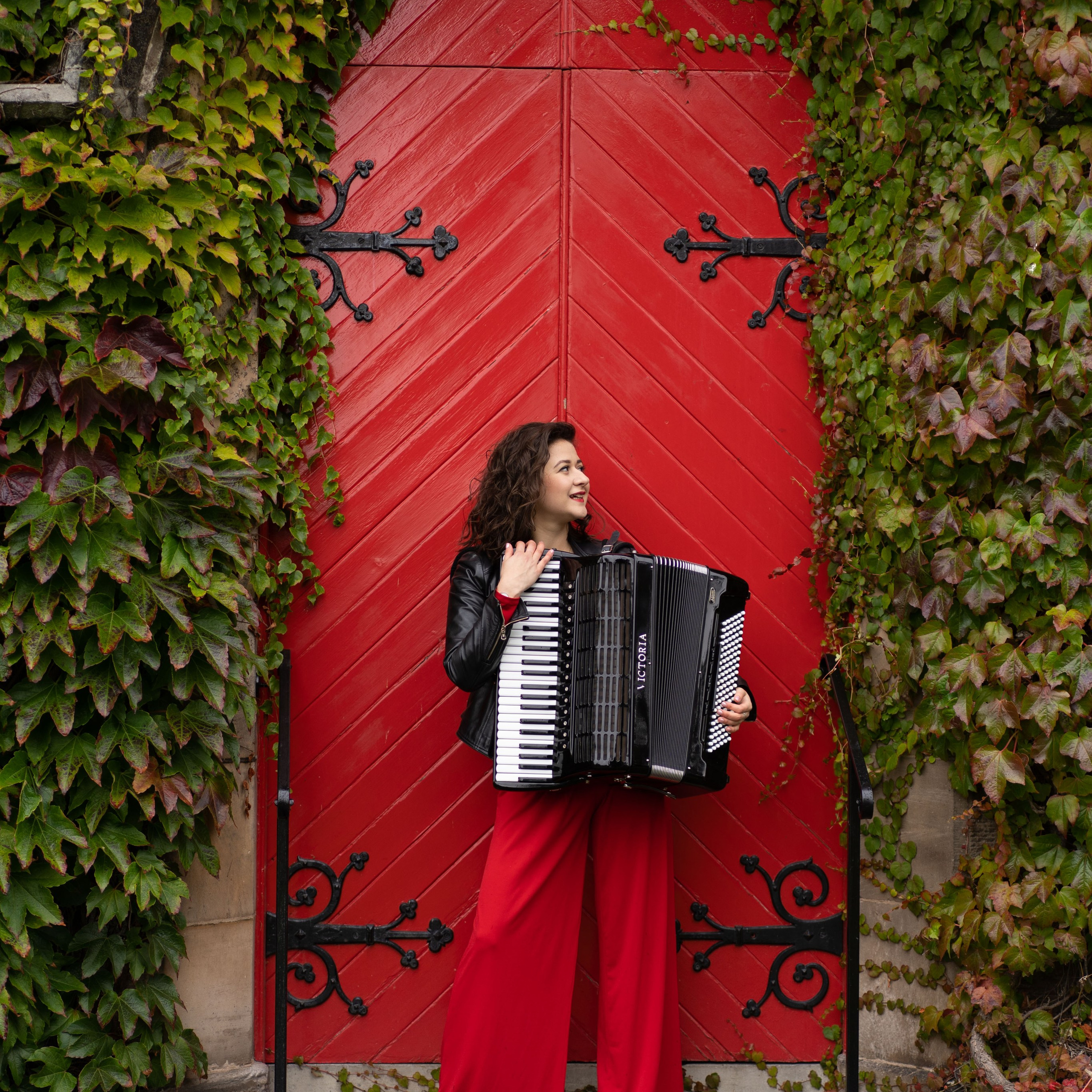 Aliona. Photographer & Tour Guide Based in Scotland