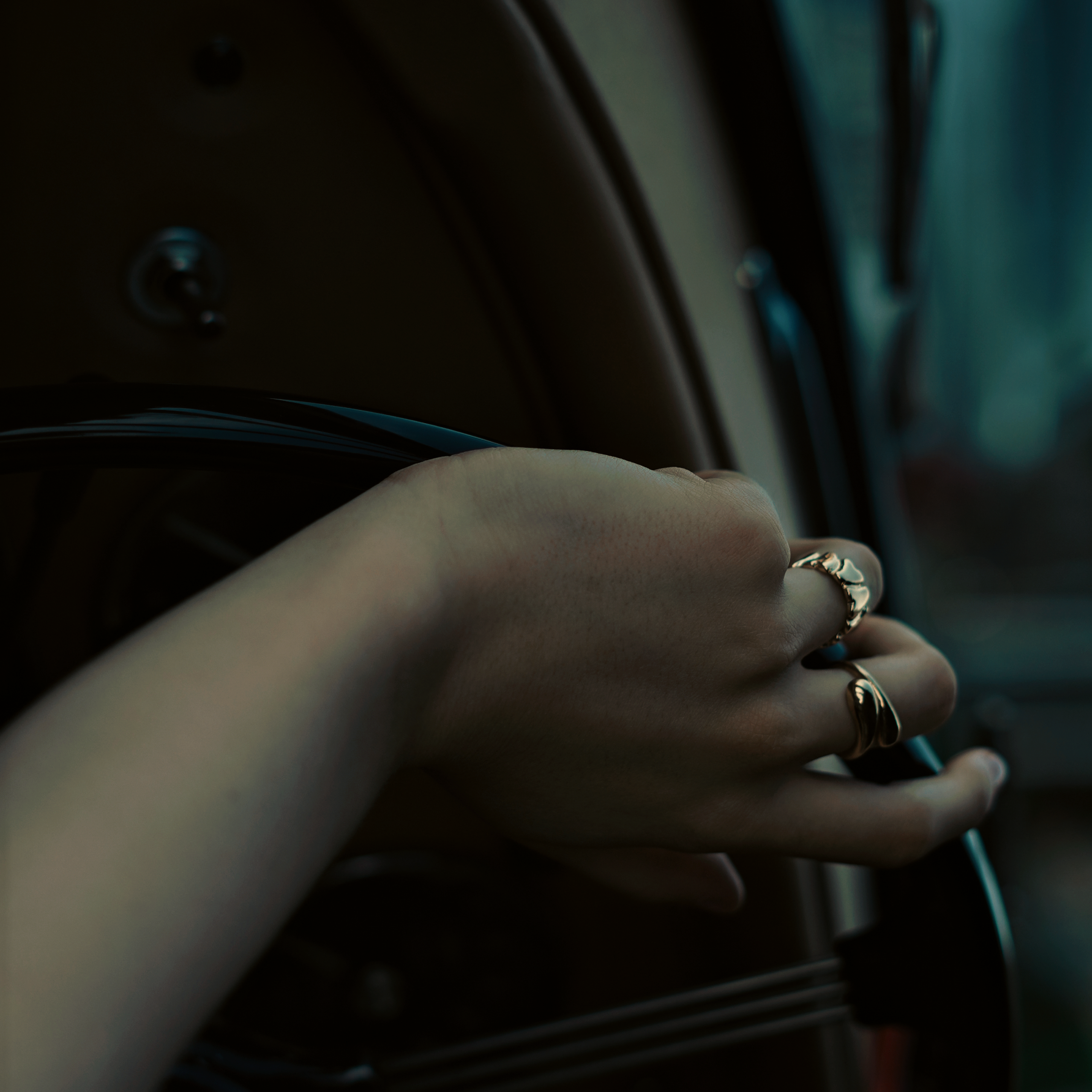 VERONIKA - VINTAGE CAR