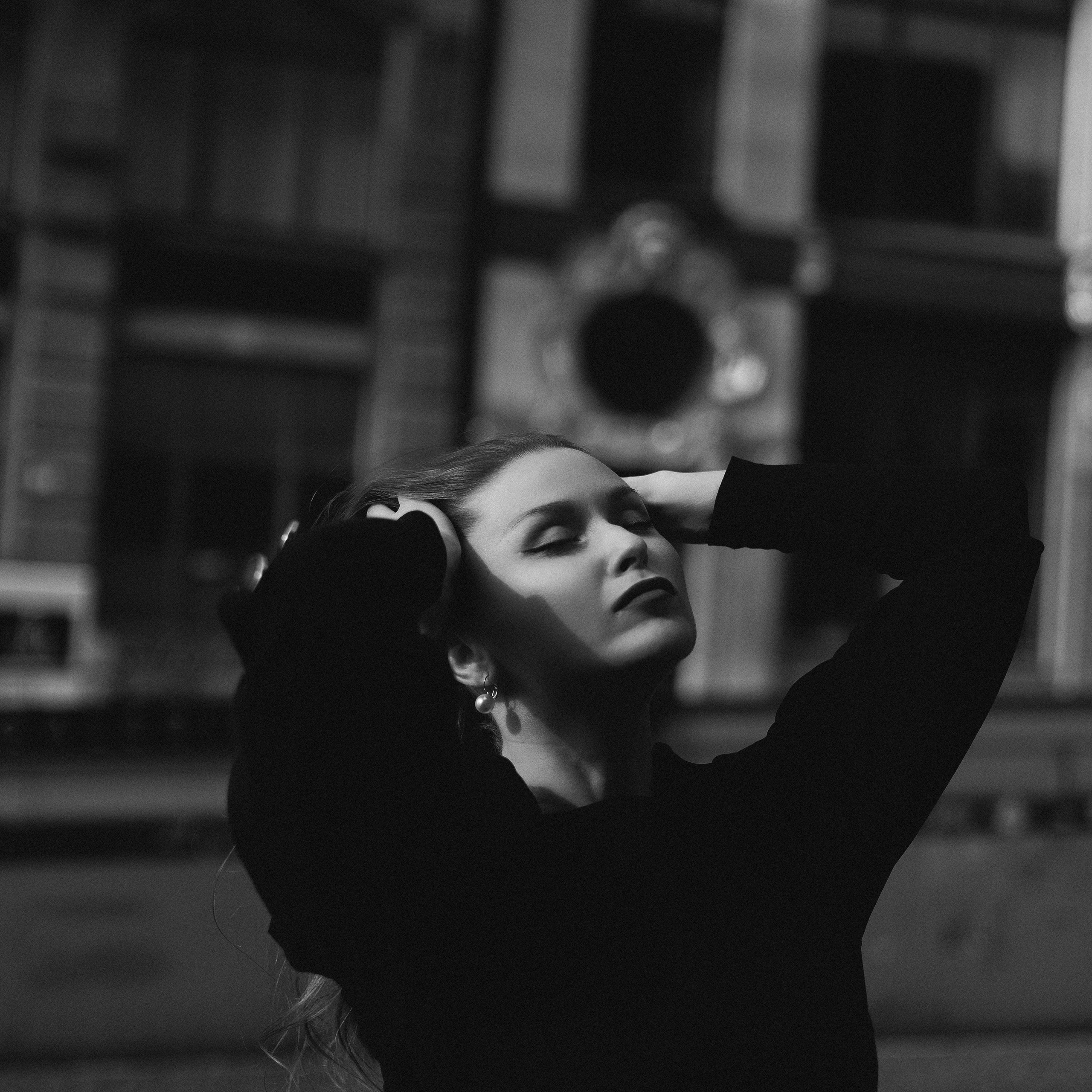 Urban Noir&nbsp;— Black & White Portrait Session in&nbsp;Leipzig