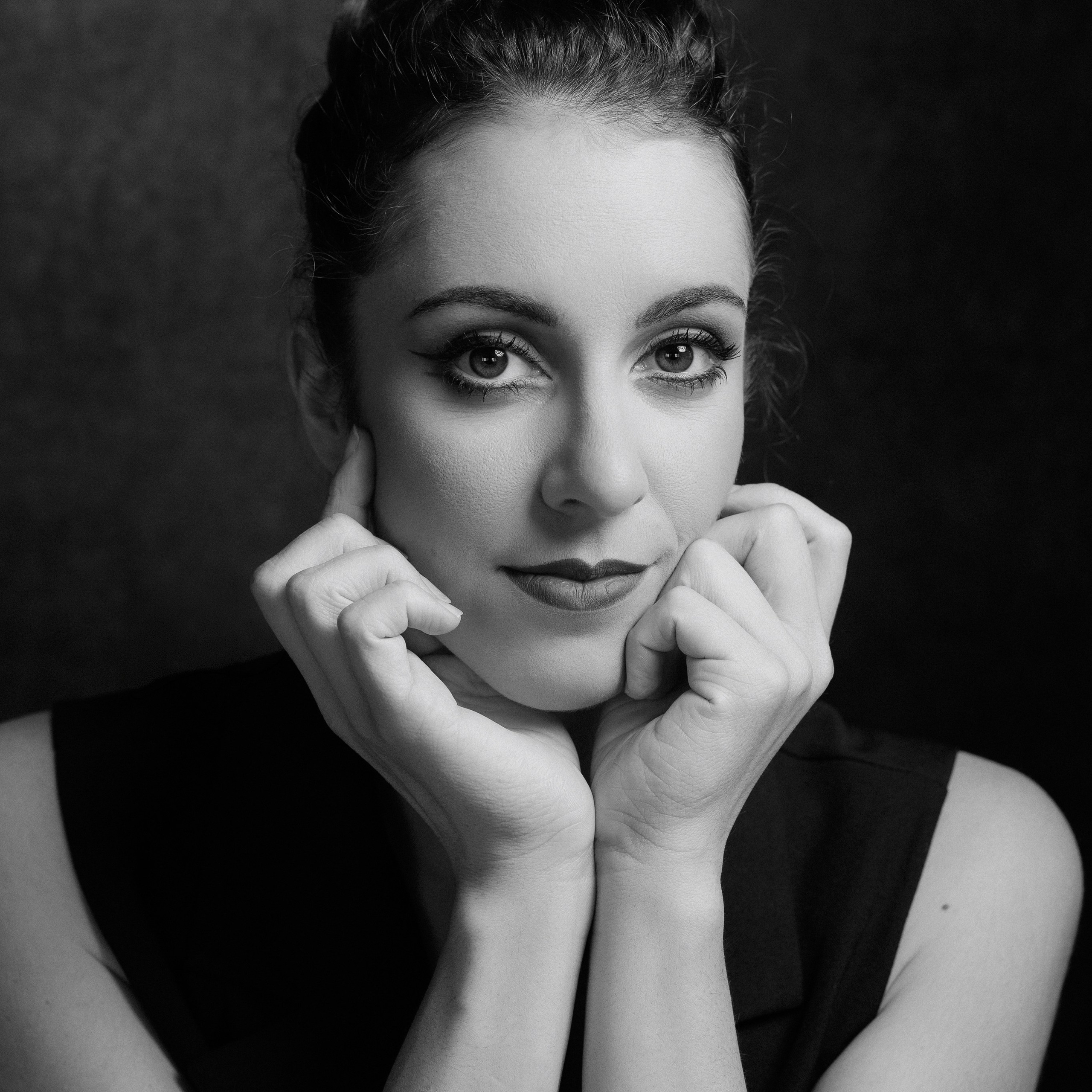 Elegant Black & White Portraits