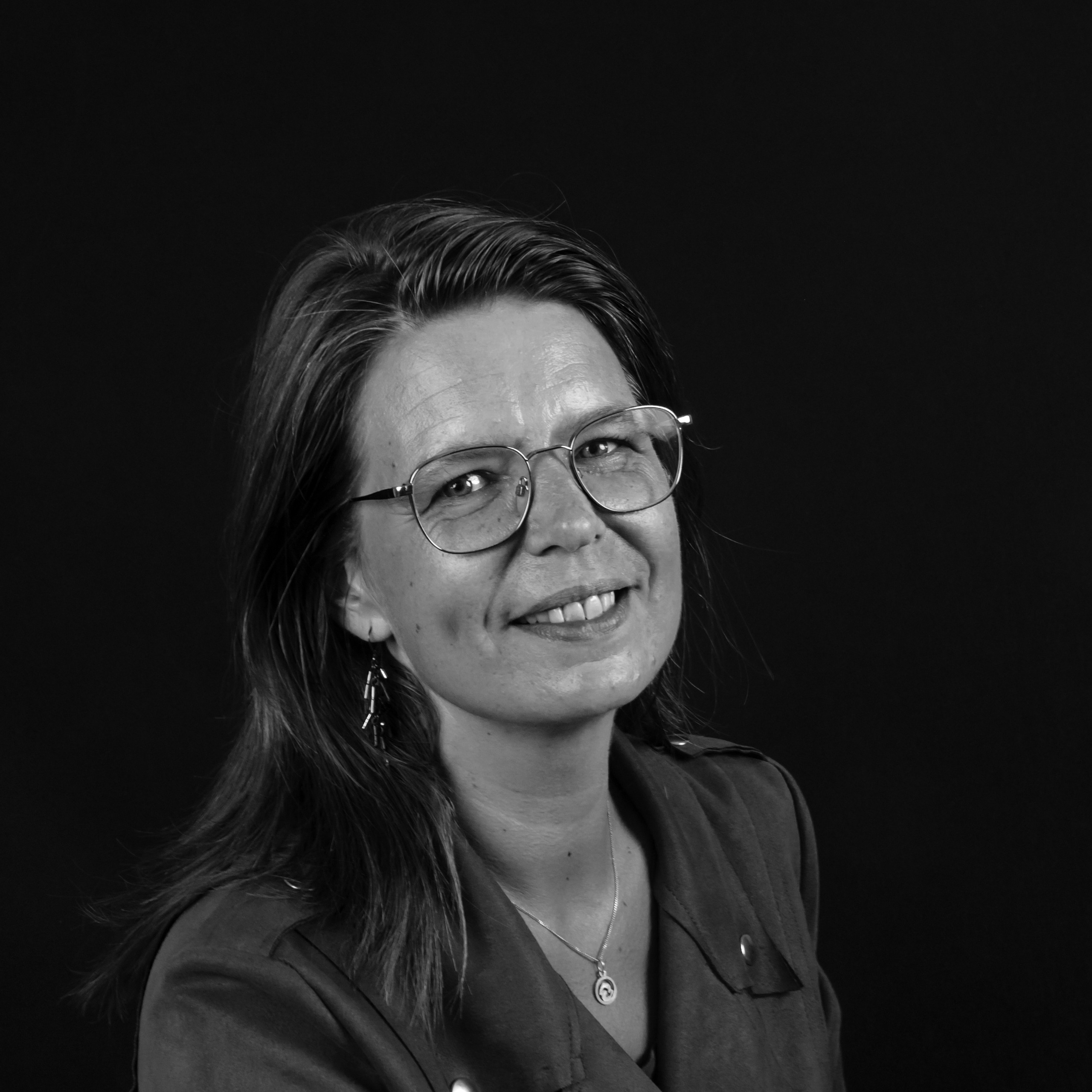 BLACK-AND-WHITE HEADSHOTS