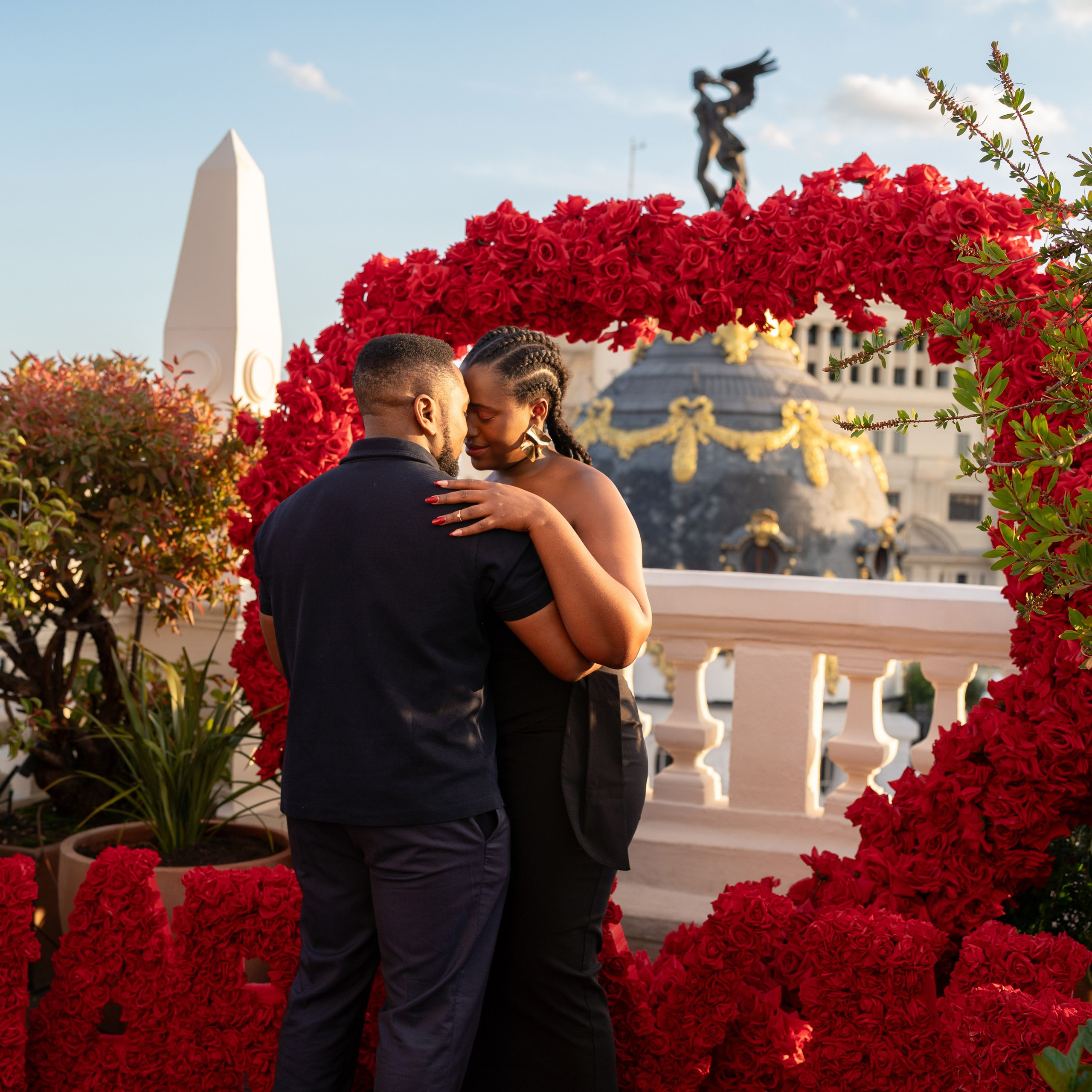 Surprise proposal at&nbsp;the rooftop
