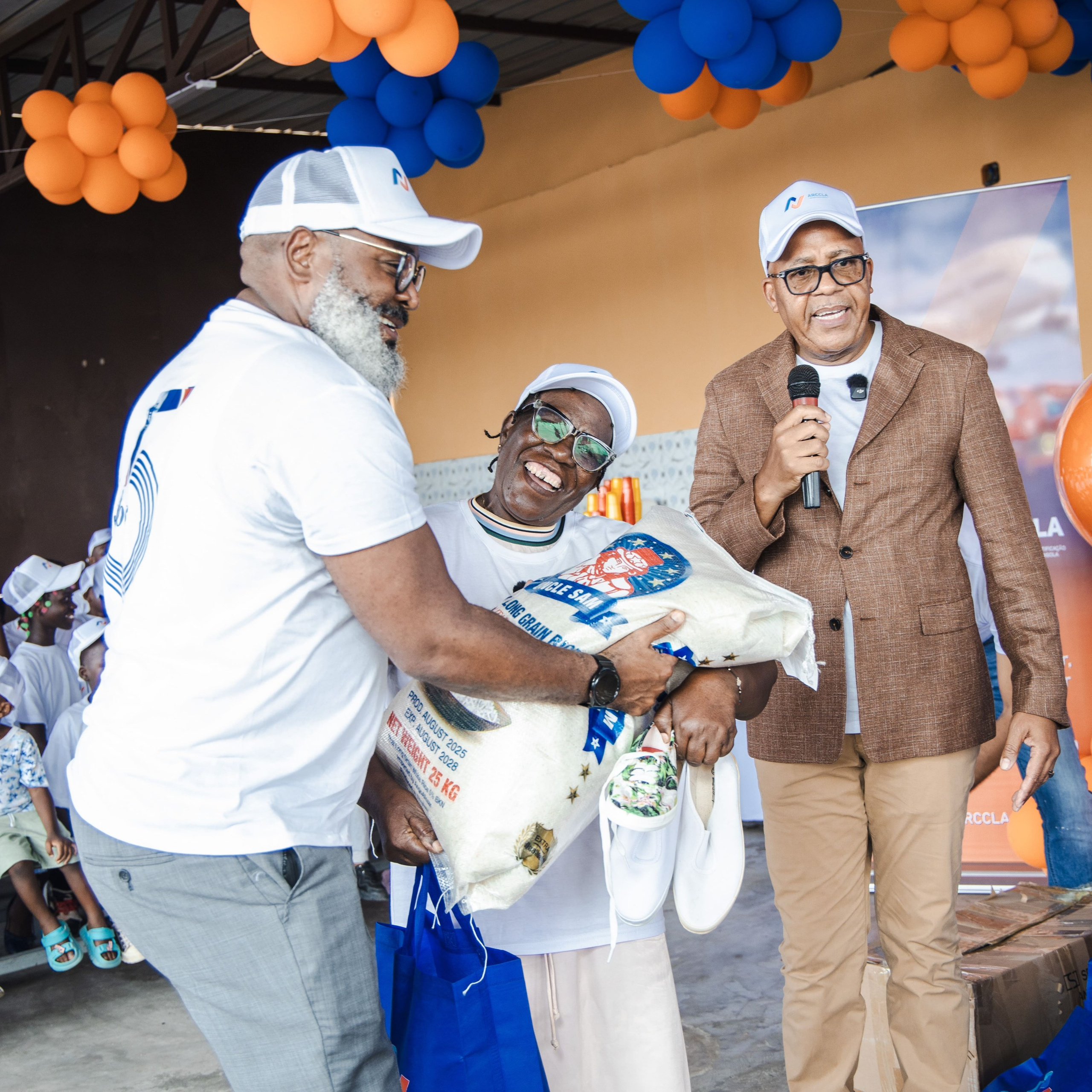 ARCLLA 5 ANOS — ENTREGA DE DONATIVOS