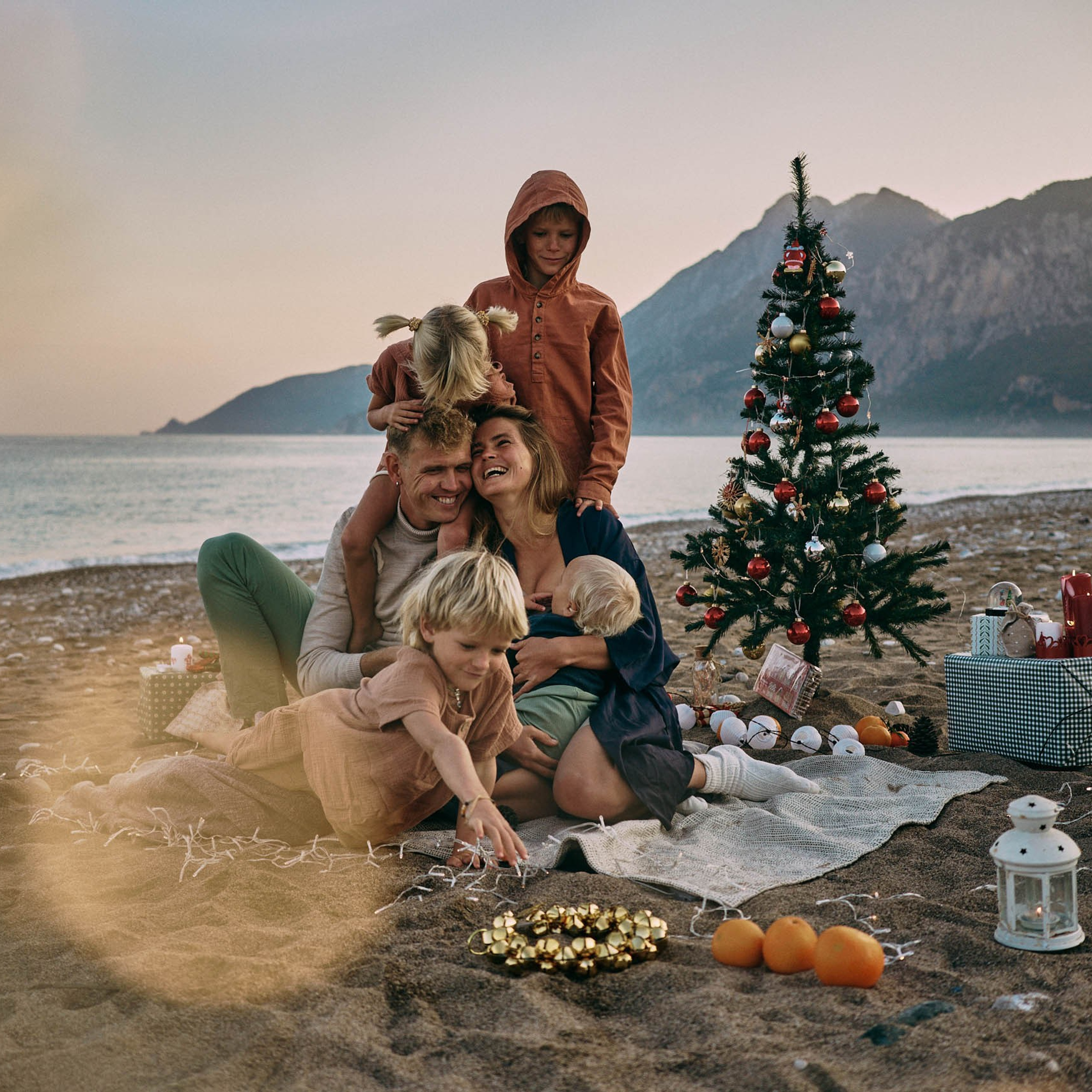 Lifestyle Family Session in Silicon Valley — Documentary Home Photography in Palo Alto, Menlo Park & Los Altos Hills. Bay Area Life | Event, Wedding & Commercial Photography Agency