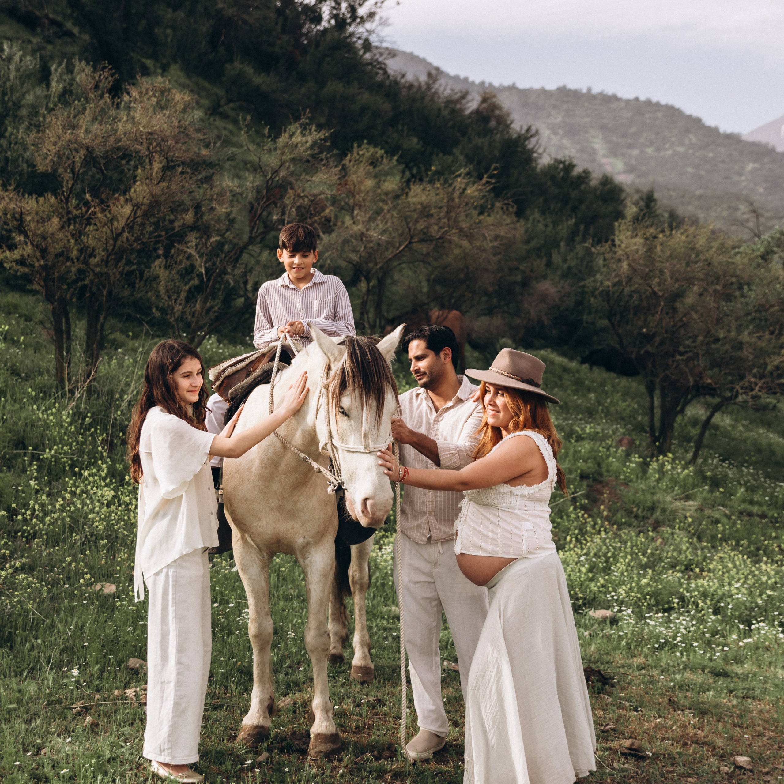 Cristina: sesión de embarazo con caballos