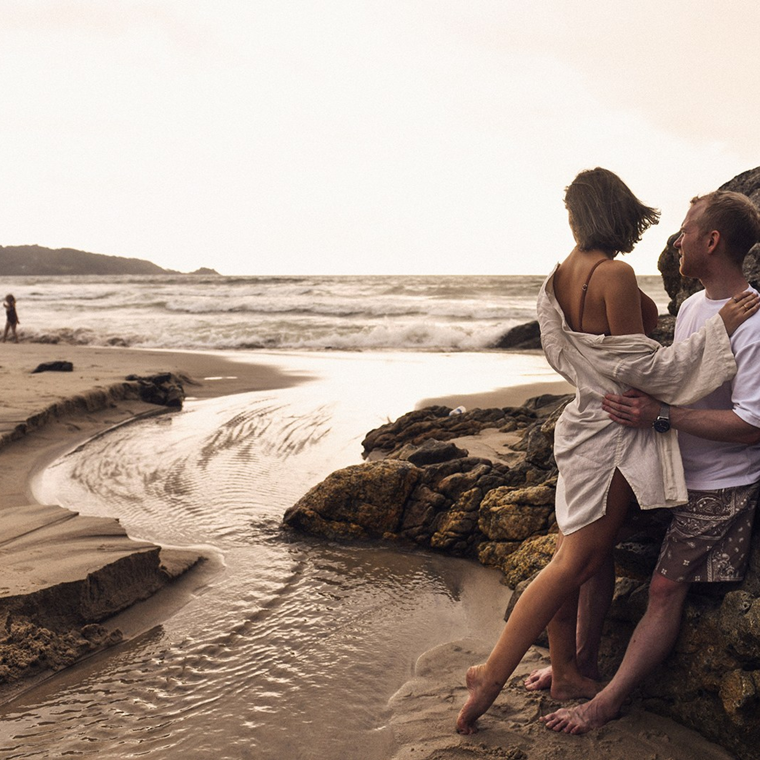 Lifestyle image of a family  by the sea