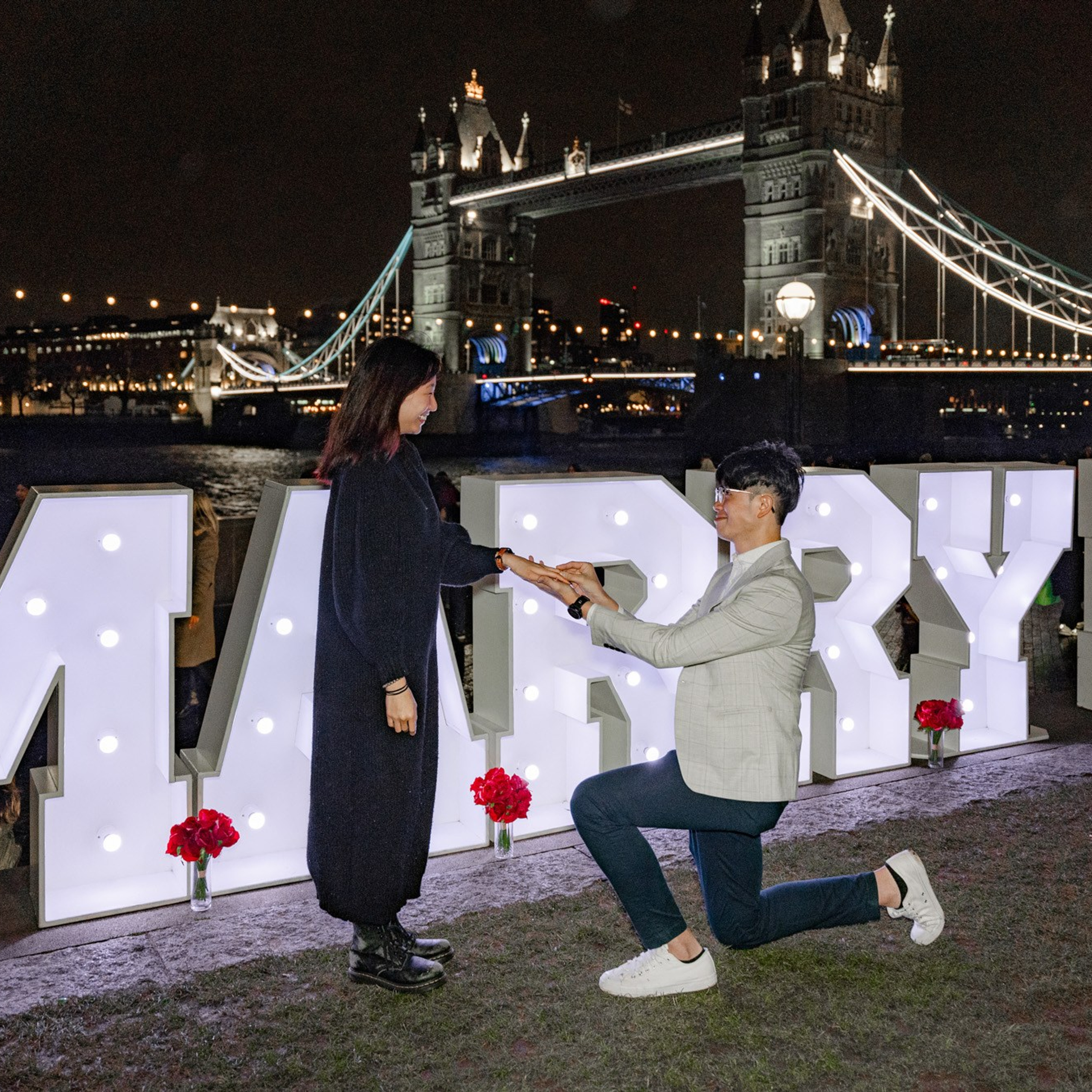 Proposal next to&nbsp;Tower Bridge
