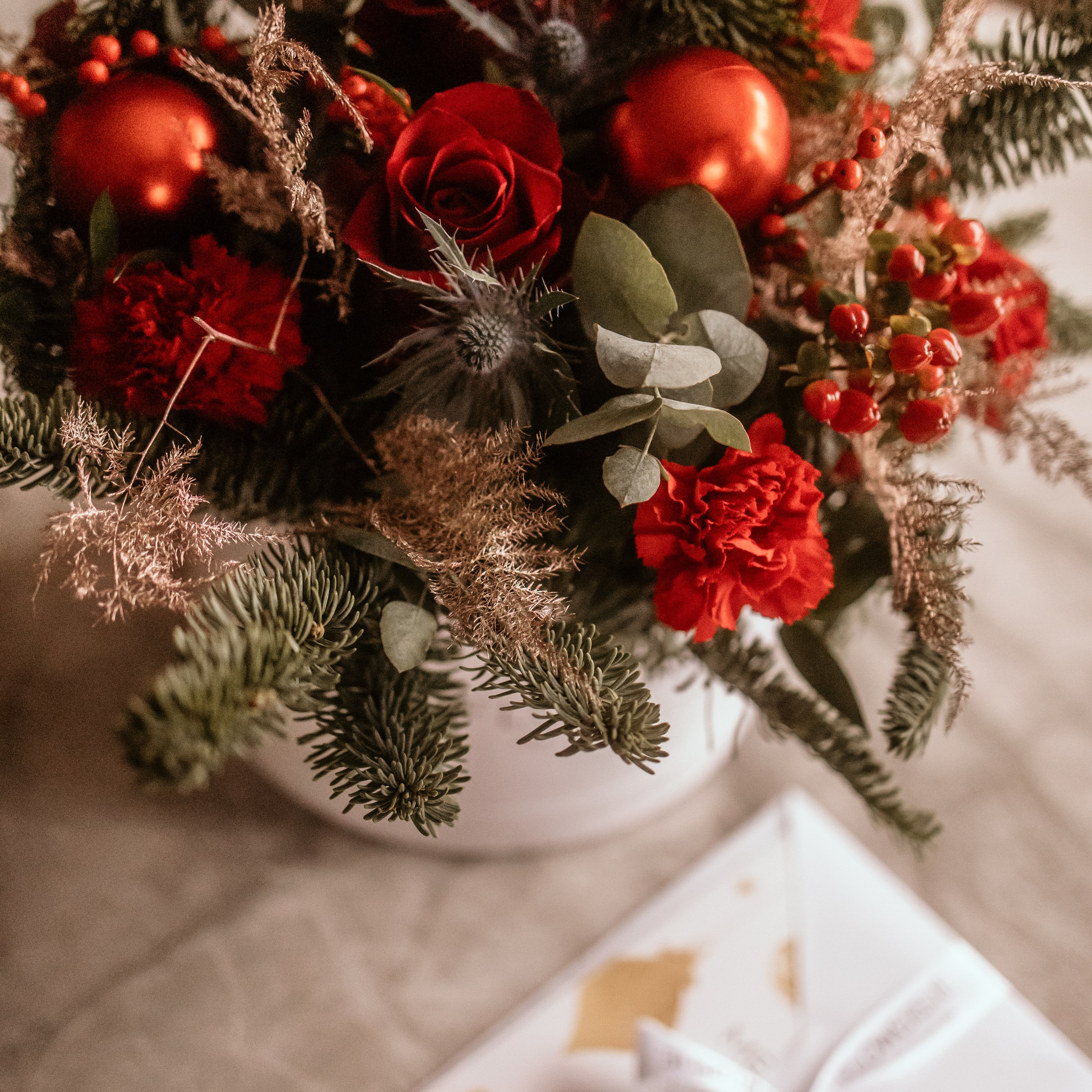 Flowers.ie and Bond bakery