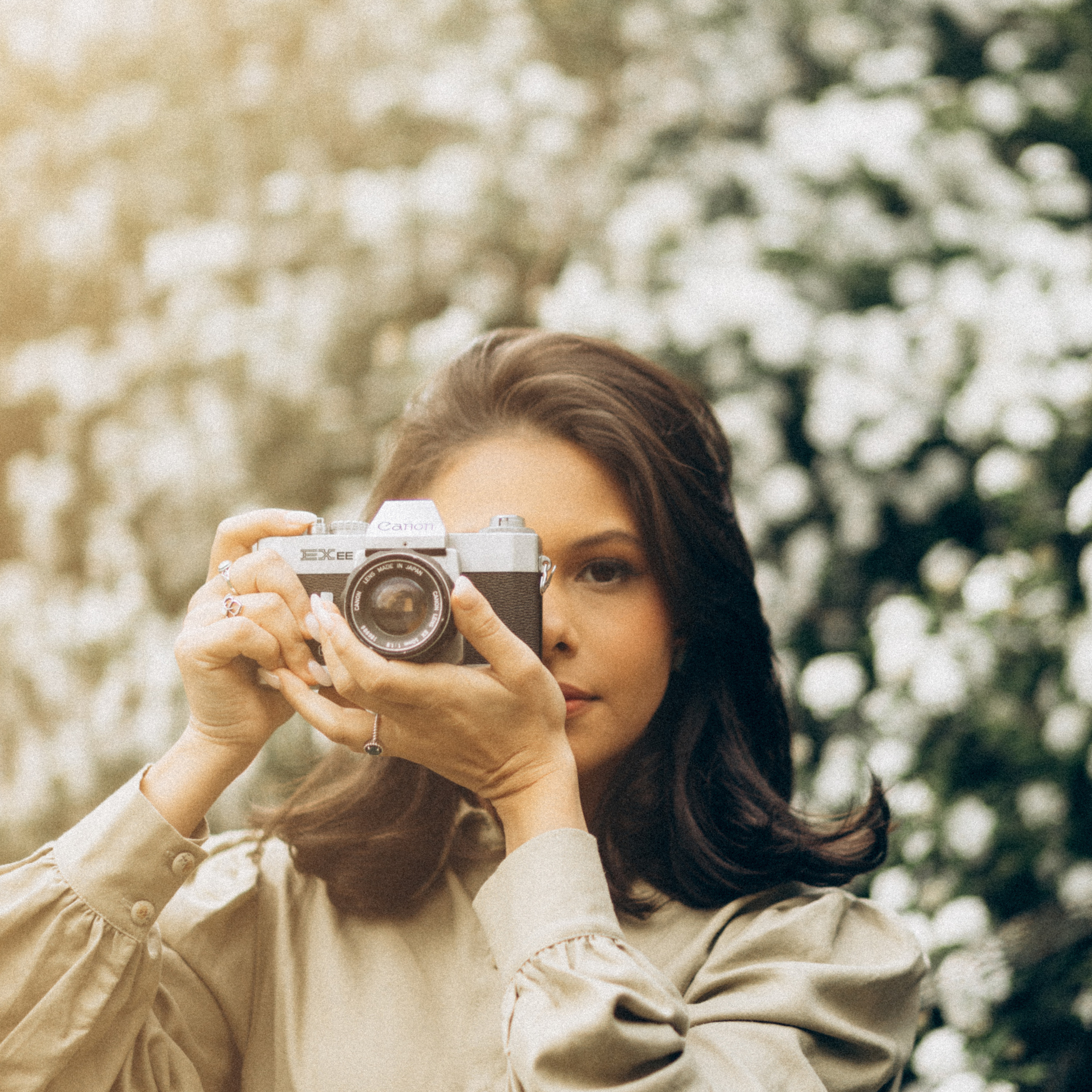 entre flores e cafés