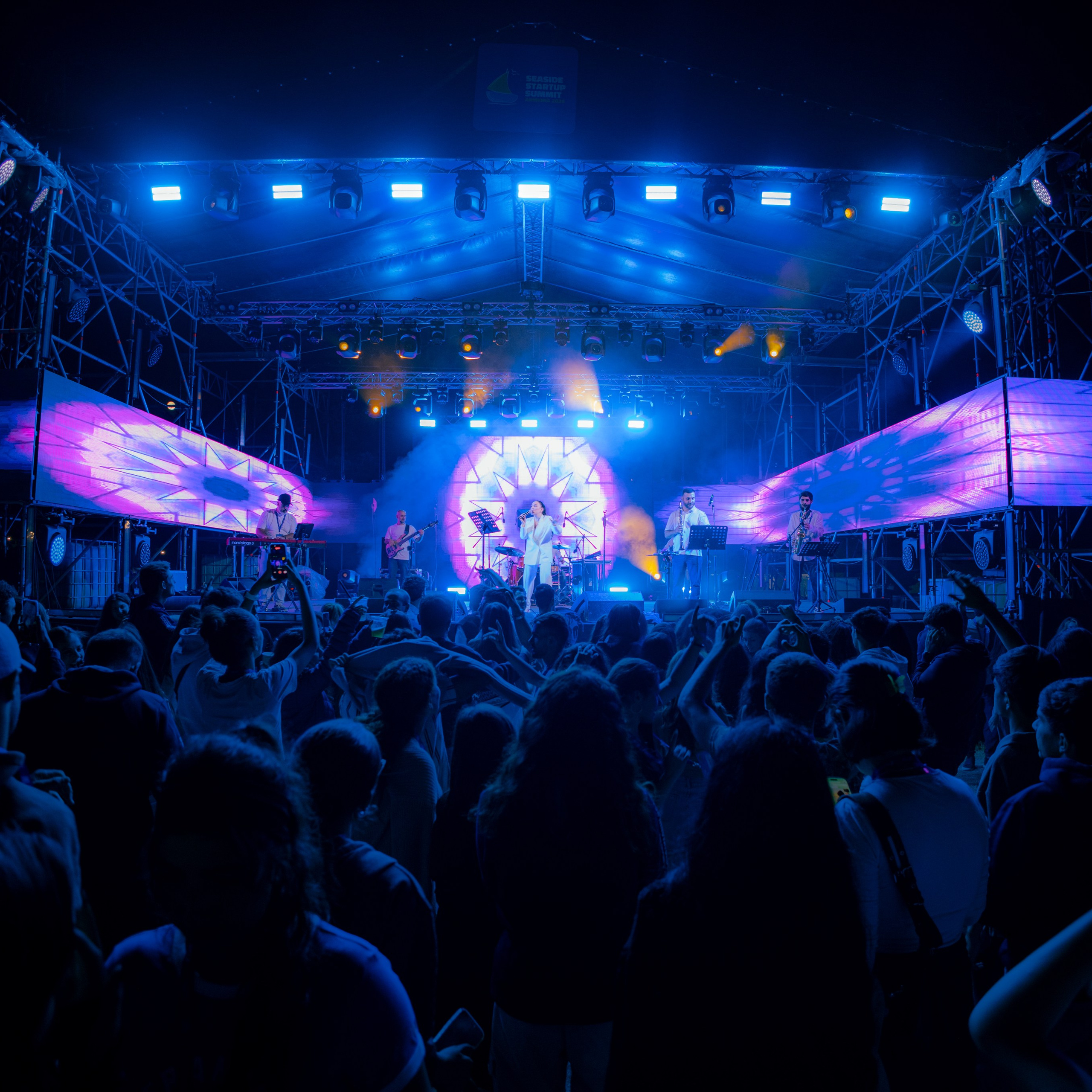 Concerts. Spark
