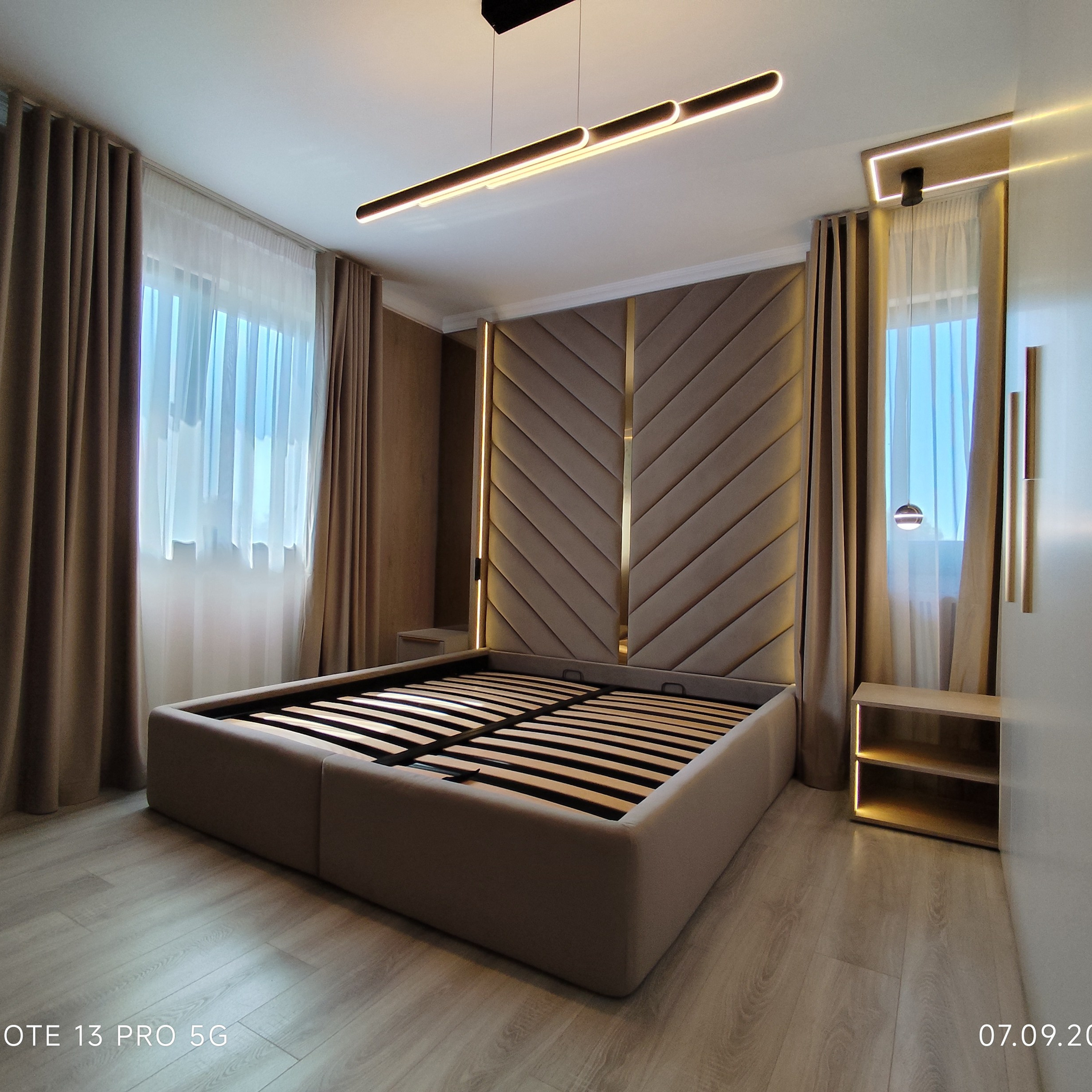 Serenity Cashmir – Atmosferă Calmă și Modernă. IONESCU ELENA