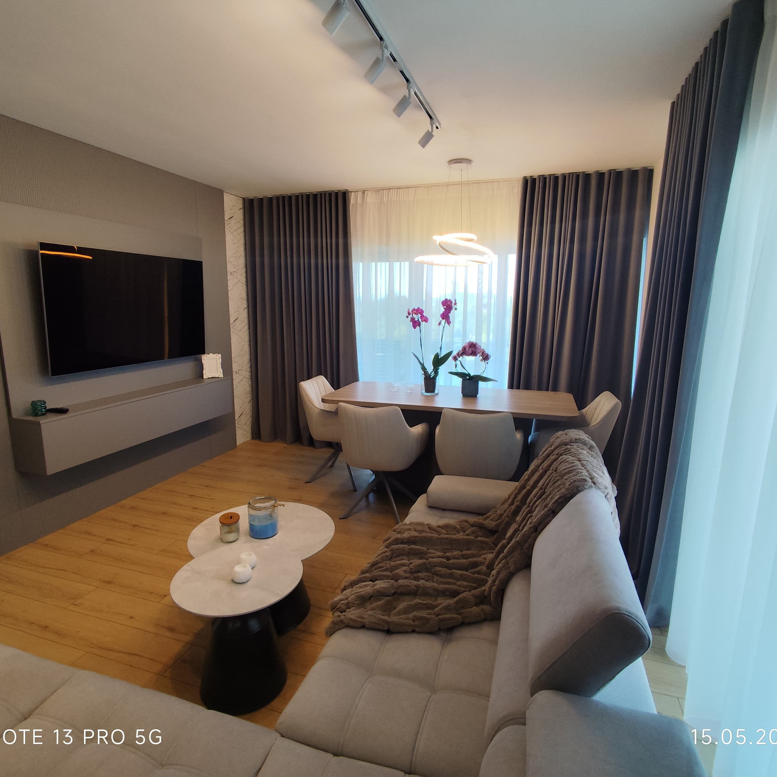 The Grey Orchid – Eleganță în Design Interior. IONESCU ELENA