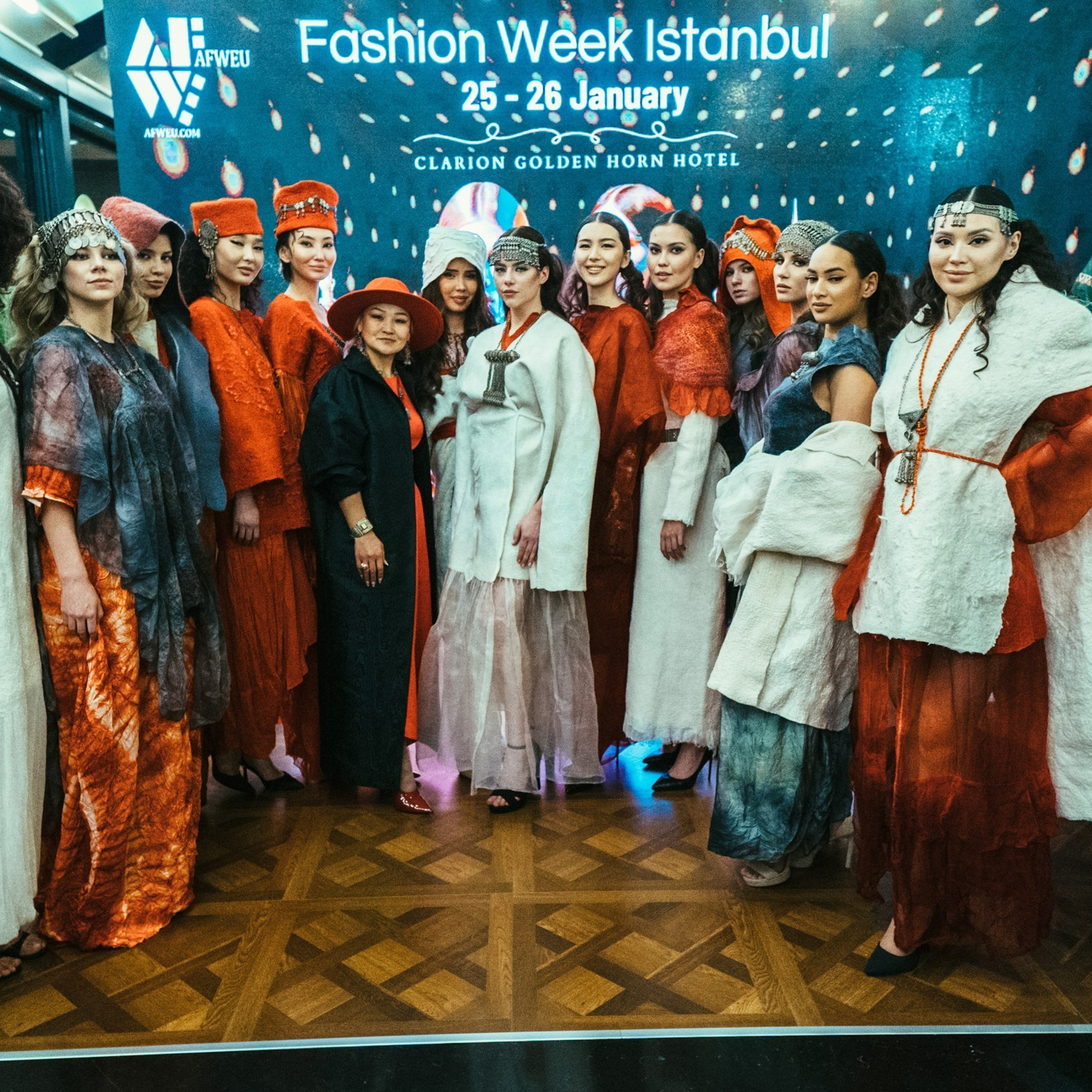 Фотосессия в Стамбуле. Фотограф в Стамбуле. Лайфстайл фотограф в Стамбуле Анатолий. Фотосессии на крышах с чайками