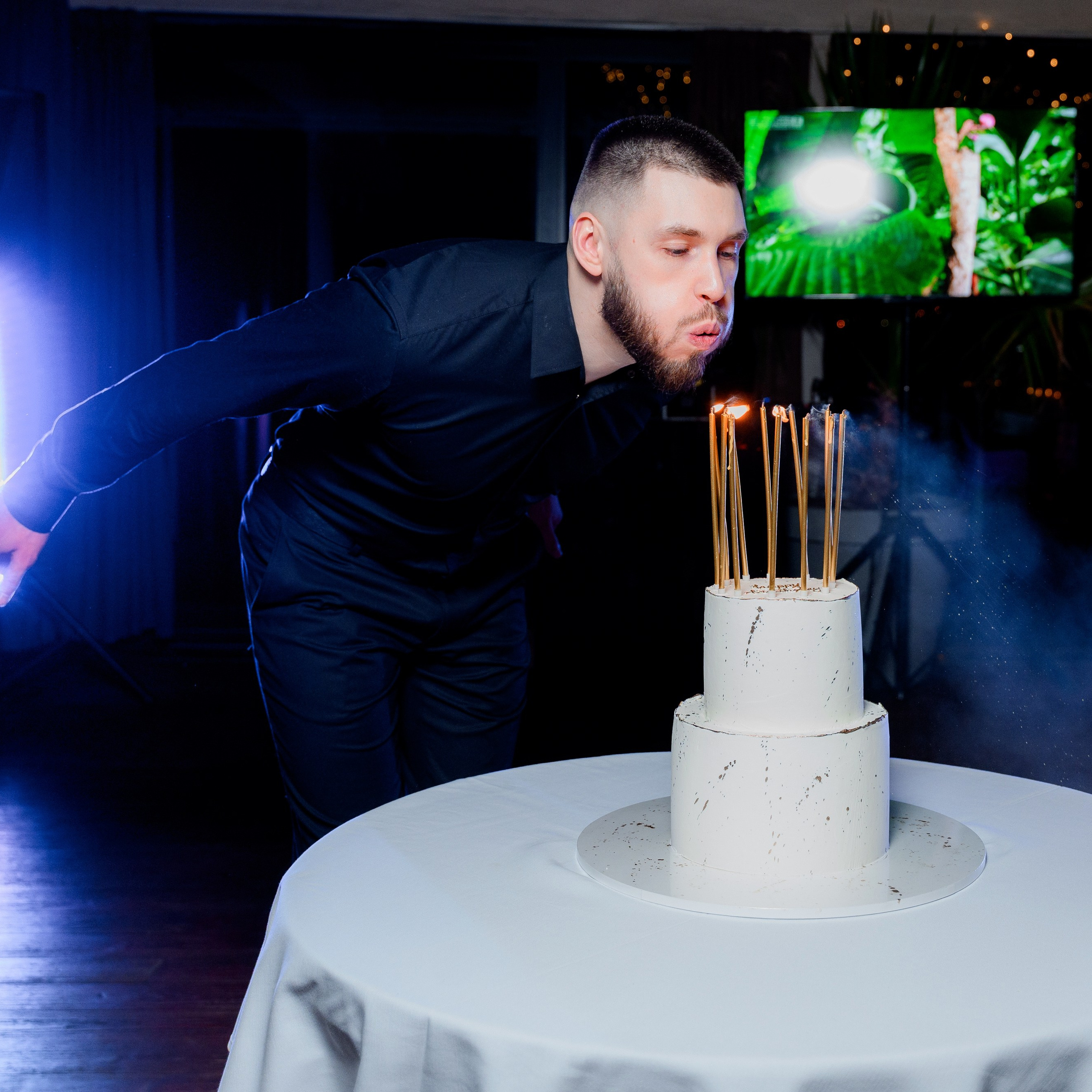 Богдану 30 років