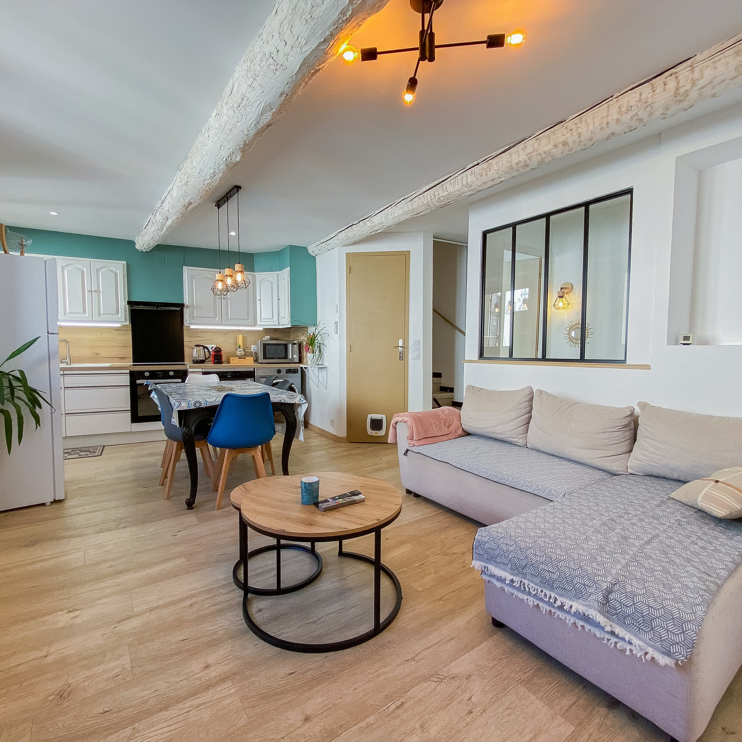 Portfolio Photographe à Poitiers, Tours et Vienne – Portrait, Corporate et Reportage. Photographe professionnelle à Poitiers, Tours et Châtellerault | Studio photo entre Poitiers et Tours – portraits, familles, entreprises, ma