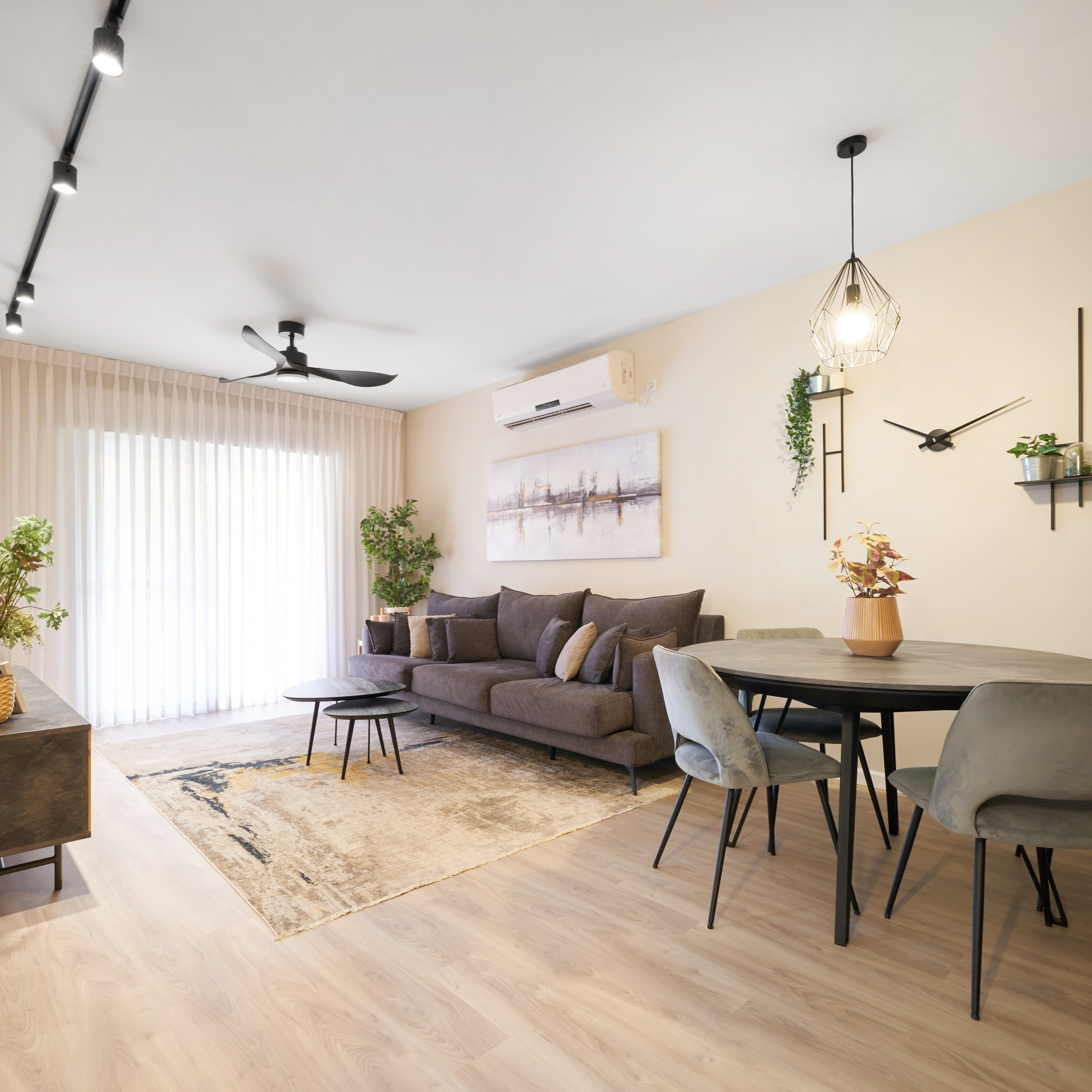 Reviews. צלם אלכס ברט בישראל