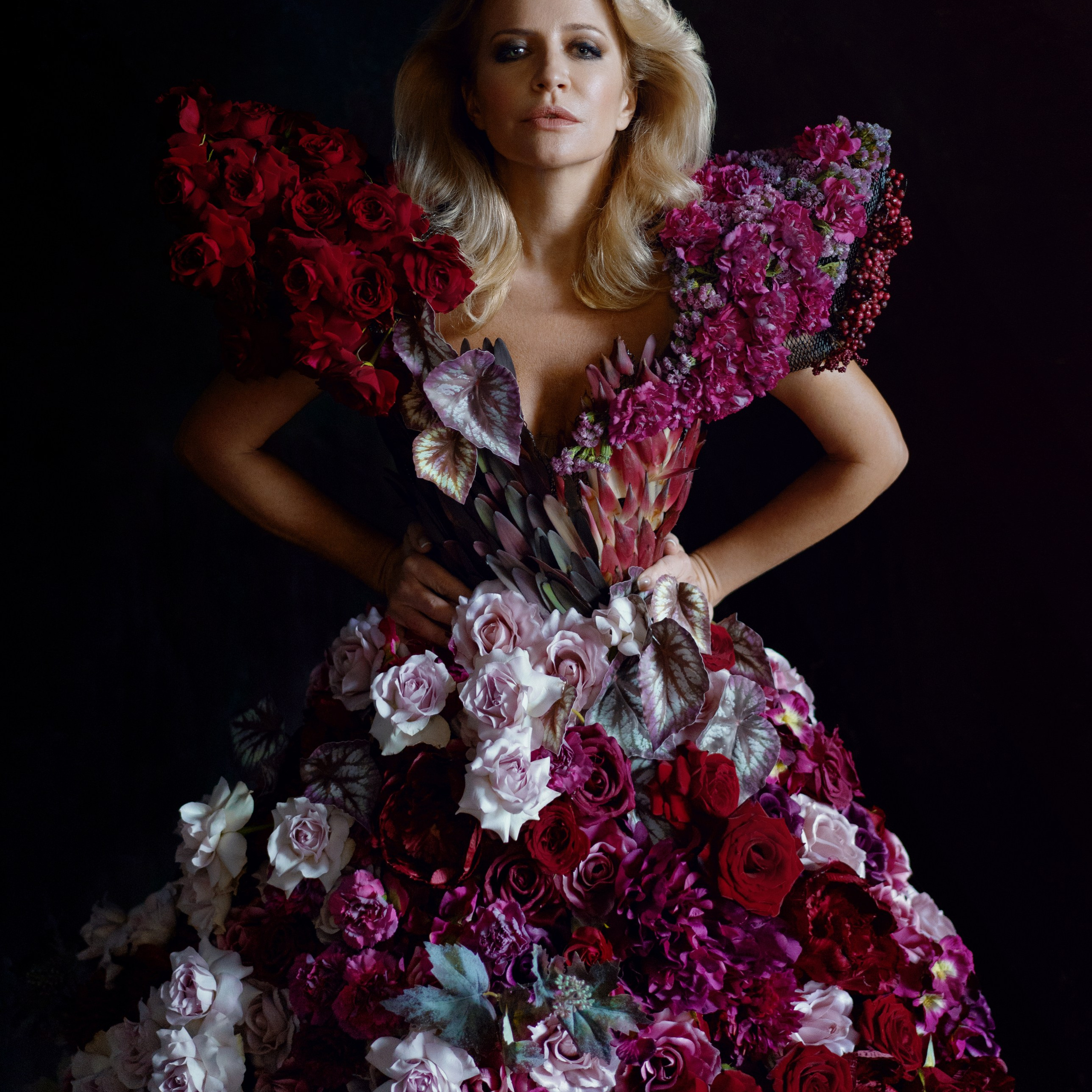 PORTRETE. Fotografie artistică și reportaj evenimente by Artur Okami