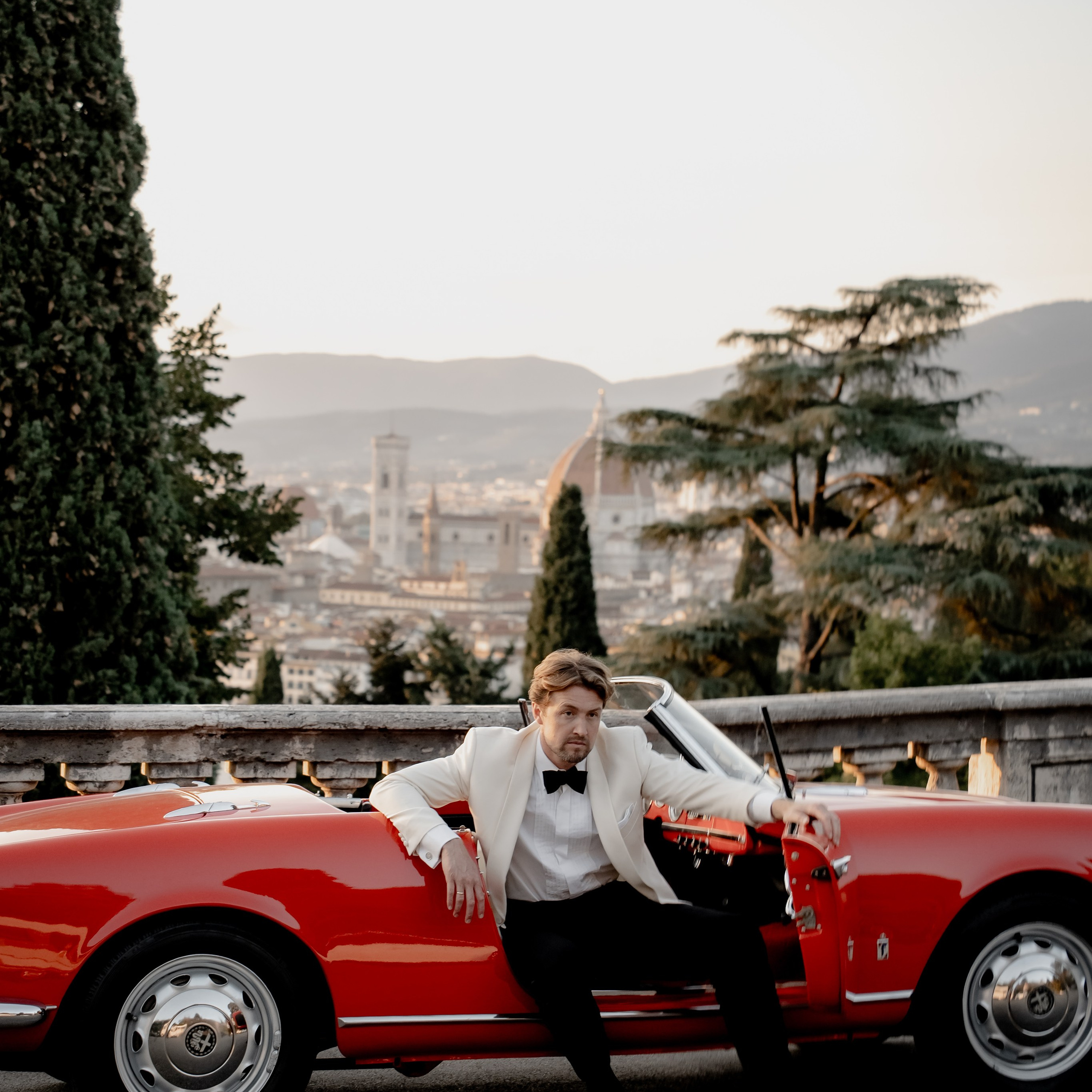 Photoshoot with Retro cars and Fiat500. Photographer in Florence Tuscany