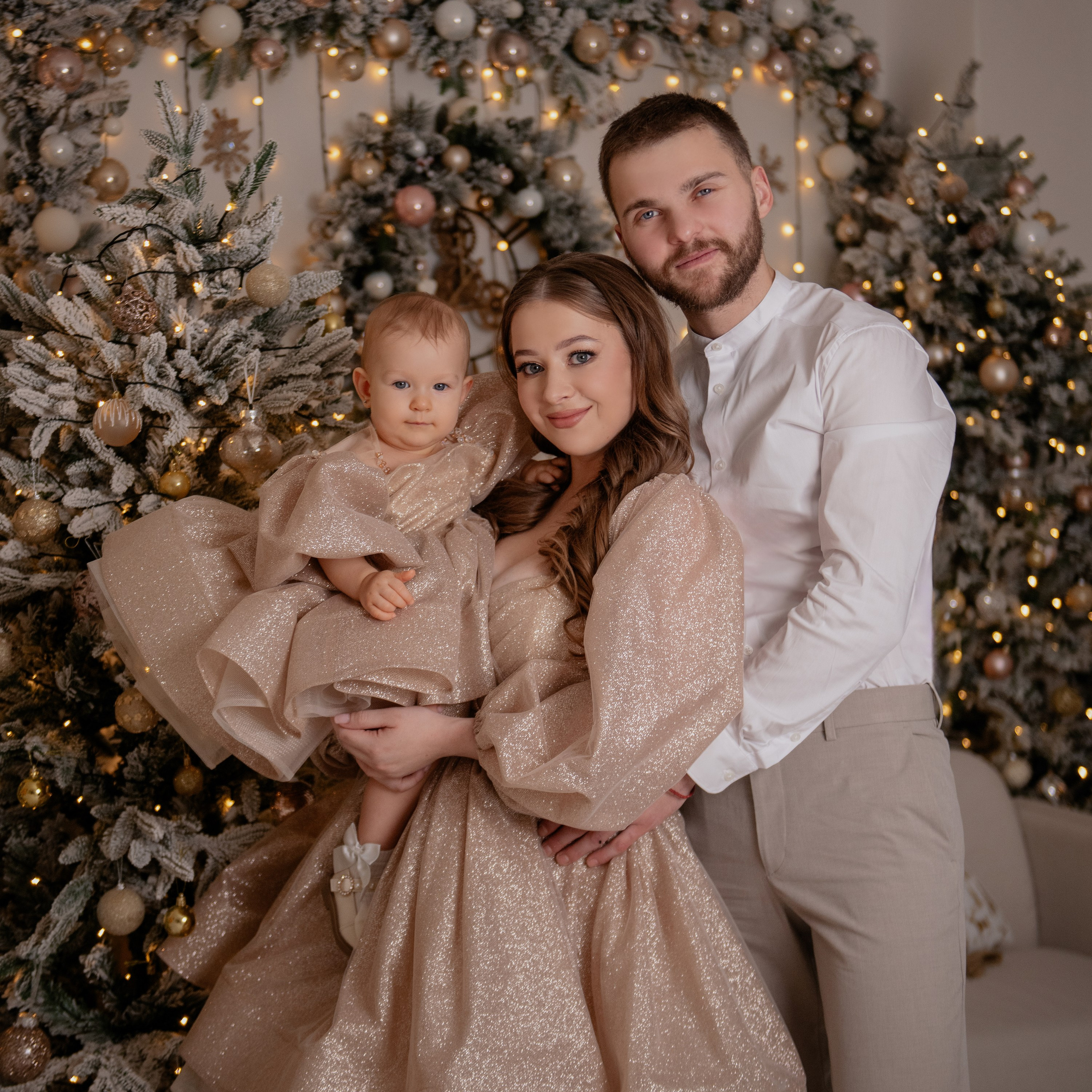 Maria & Tanya. Vánoční focení. Profesionální fotografka v Praze Anastasia Haritonova