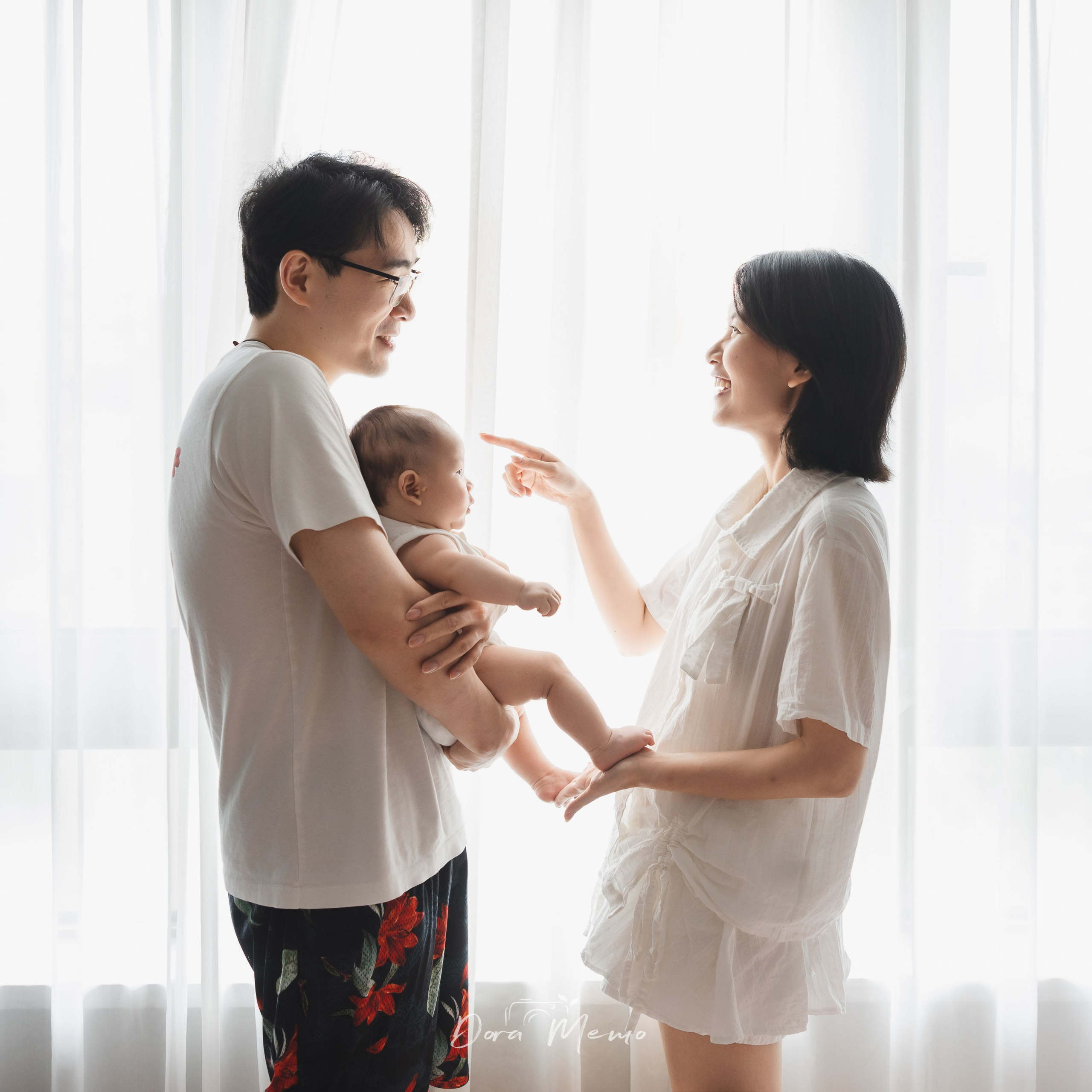 The stories behind Shanghai family photography. Shanghai Family Photographer Dora