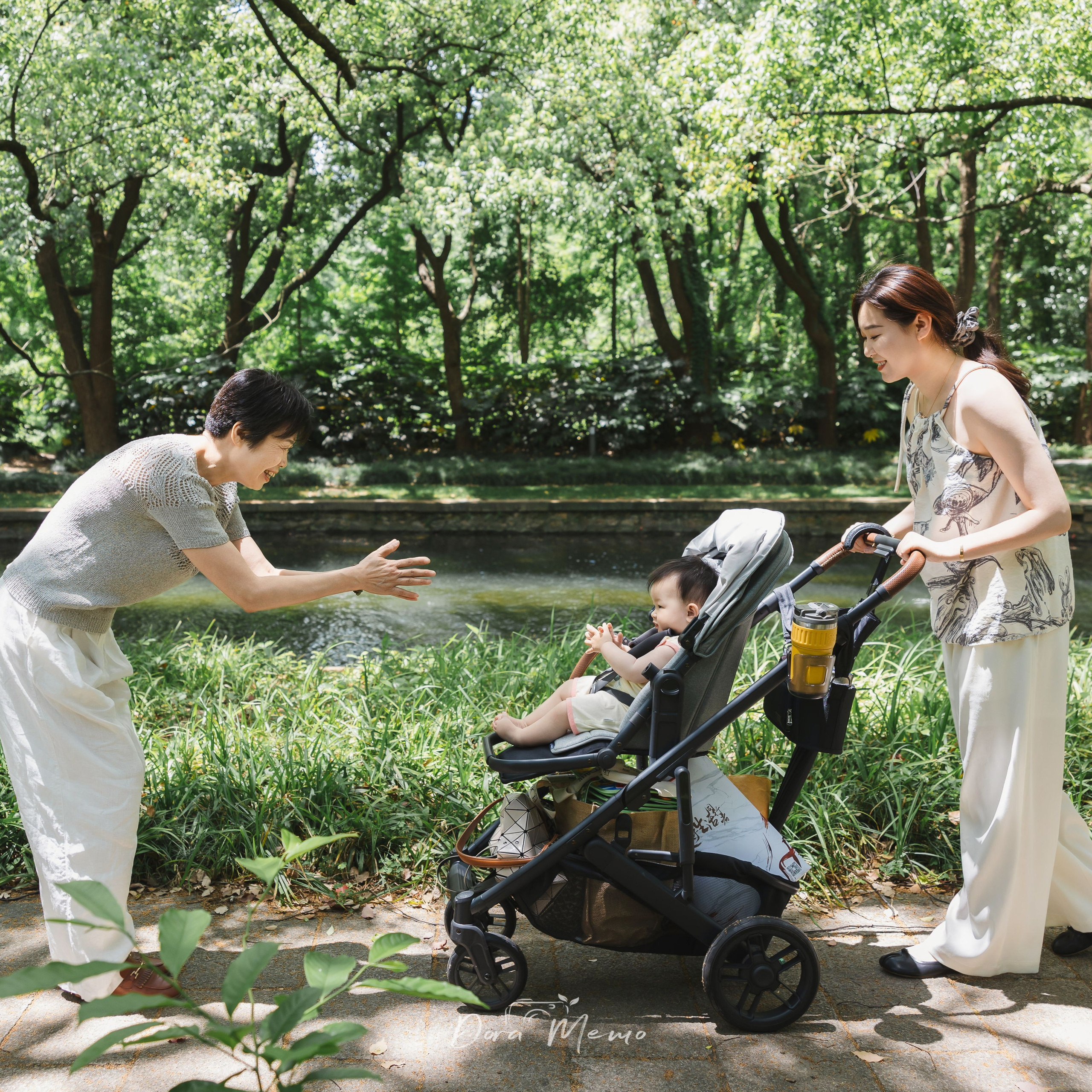 The stories behind Shanghai family photography. Shanghai Family Photographer Dora