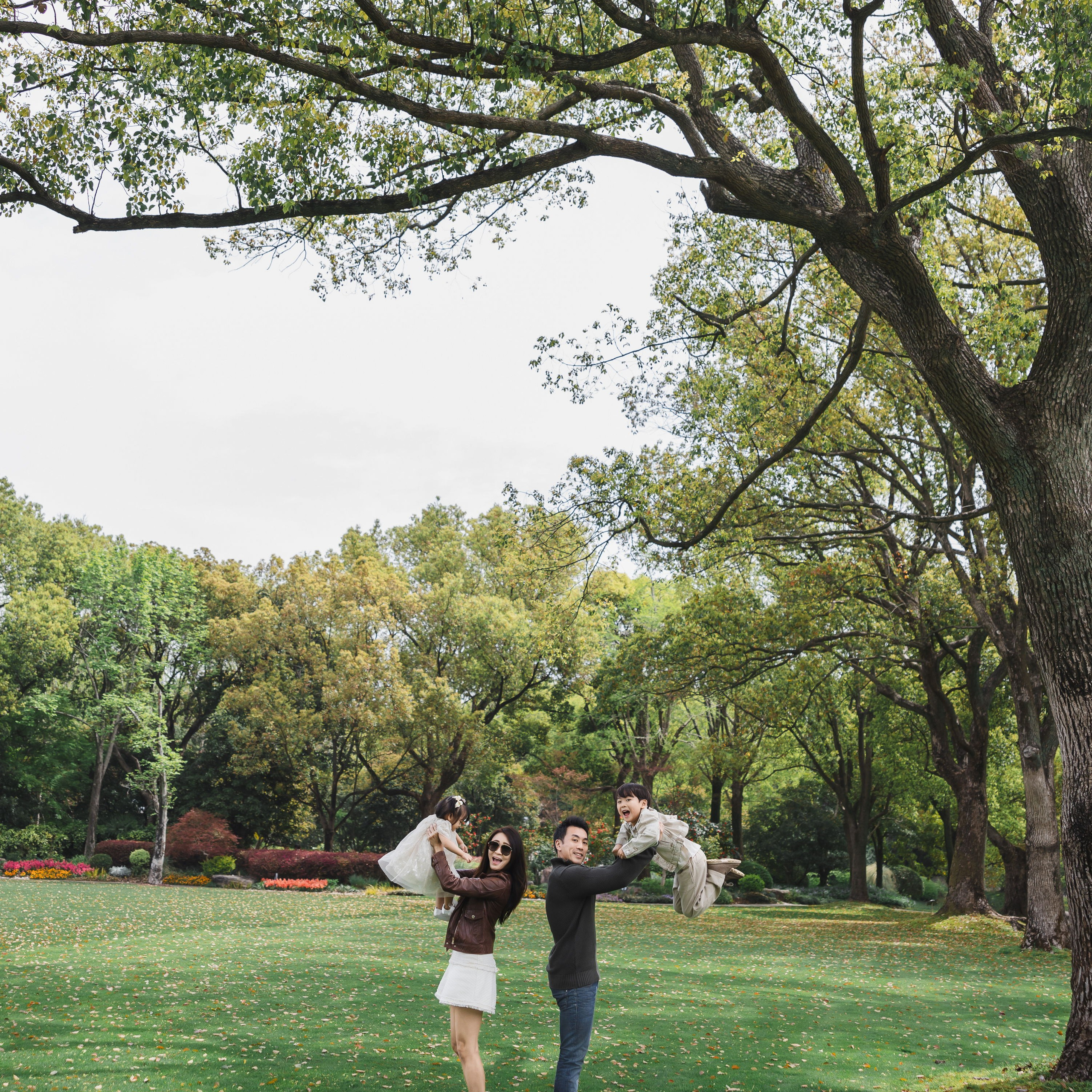 The stories behind Shanghai family photography. Shanghai Family Photographer Dora