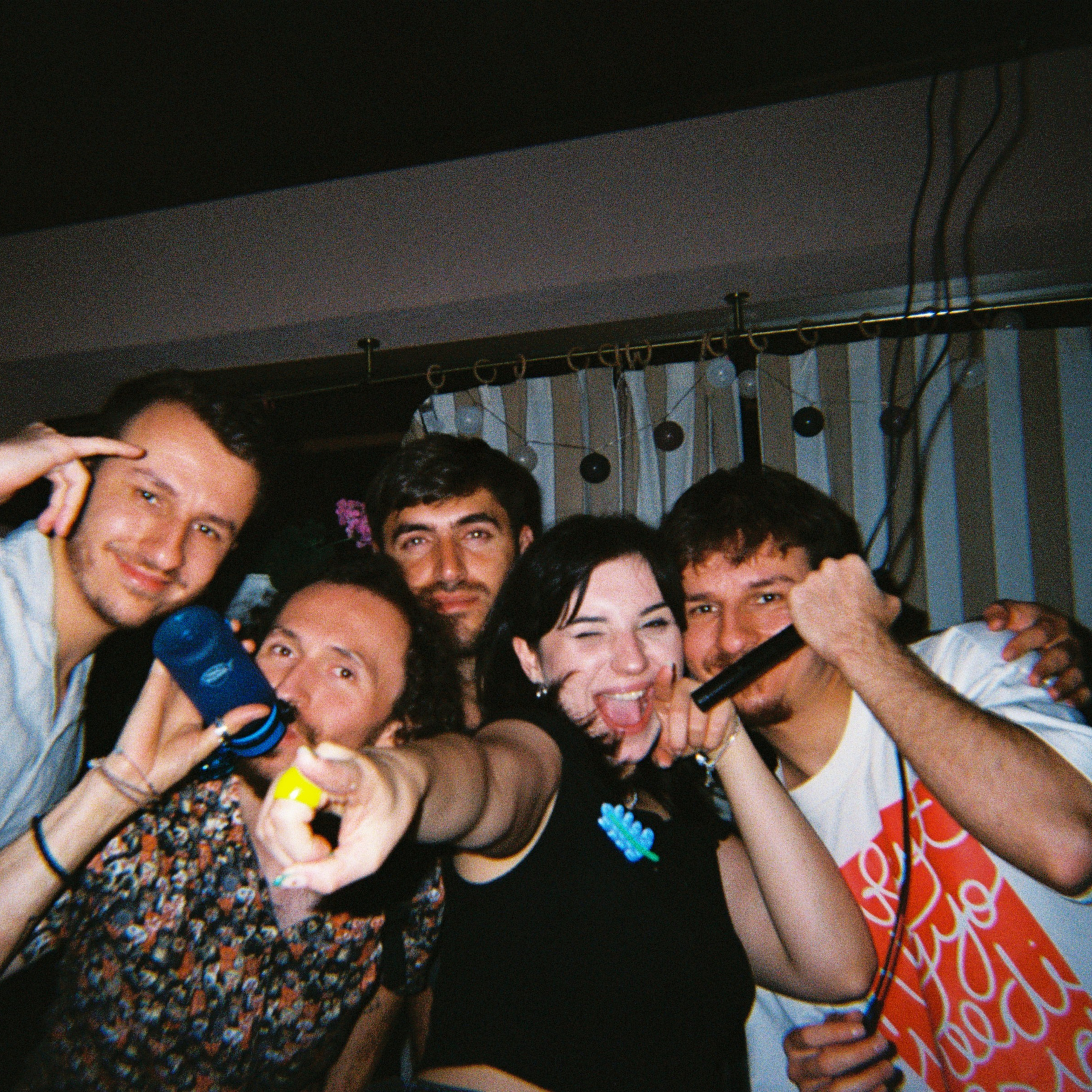 De&nbsp;la&nbsp;party-uri și&nbsp;festivaluri