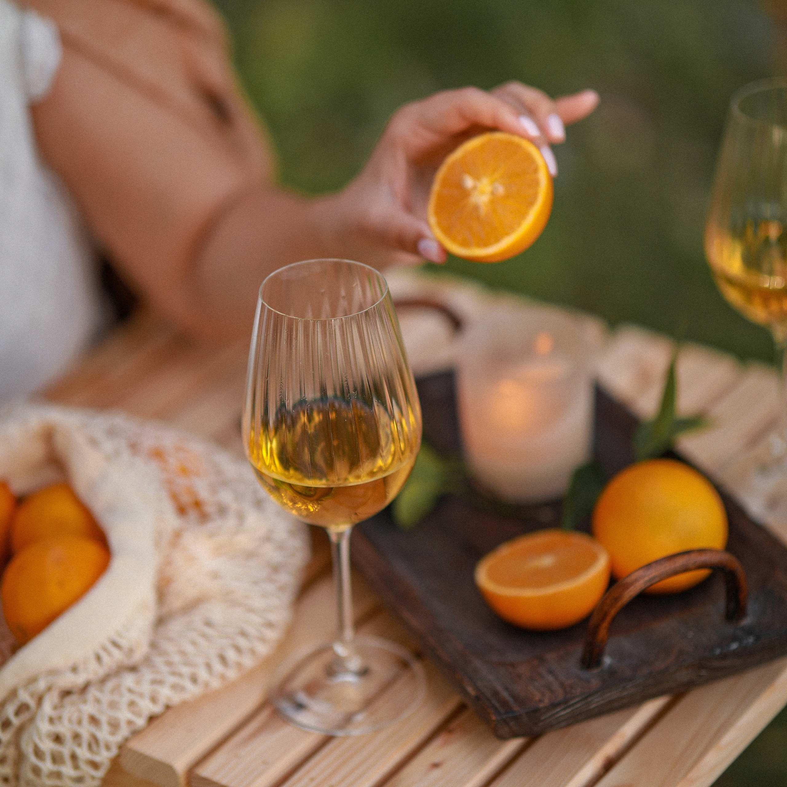 Пикник в апельсиновых садах. Апельсиновое дерево. Апельсиновые сады. Пикник на природе. Picnic. Фотосессия в апельсиновом саду. Цветение в Турции. Что цветет в Турции. Фотограф в Алании. Фотограф в Белек. Фотограф в Анталии. Фотограф в Турции. фотограф , Турция, Анталия, Белек, Сиде, Кемер, фотосессия, апельсиновый сад. Девушка в апельсиновом саду.