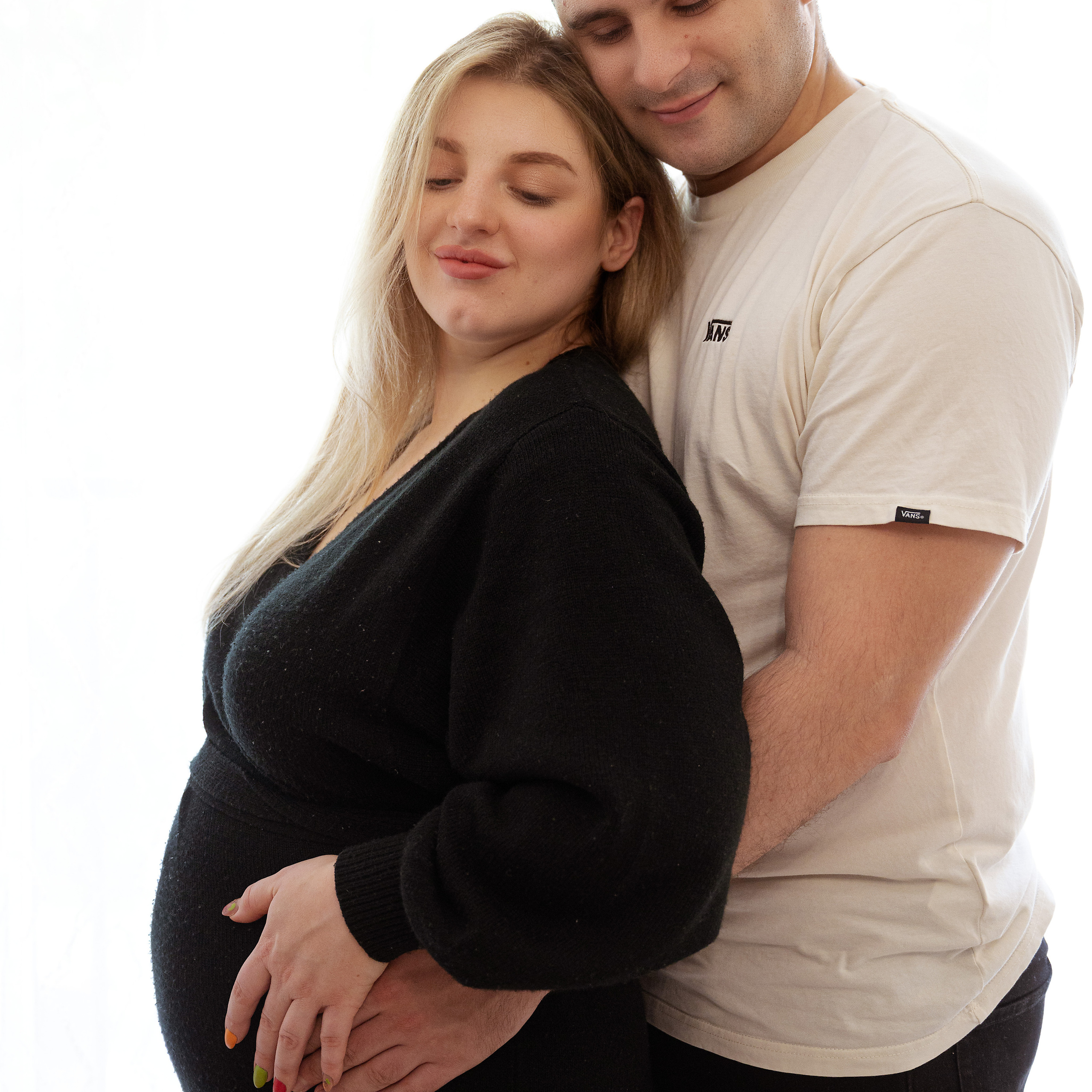 At-Home Pregnancy Photoshoot | Cozy & Natural Portraits. Rapley Photography | West Yorkshire Wedding & Portrait Photographer