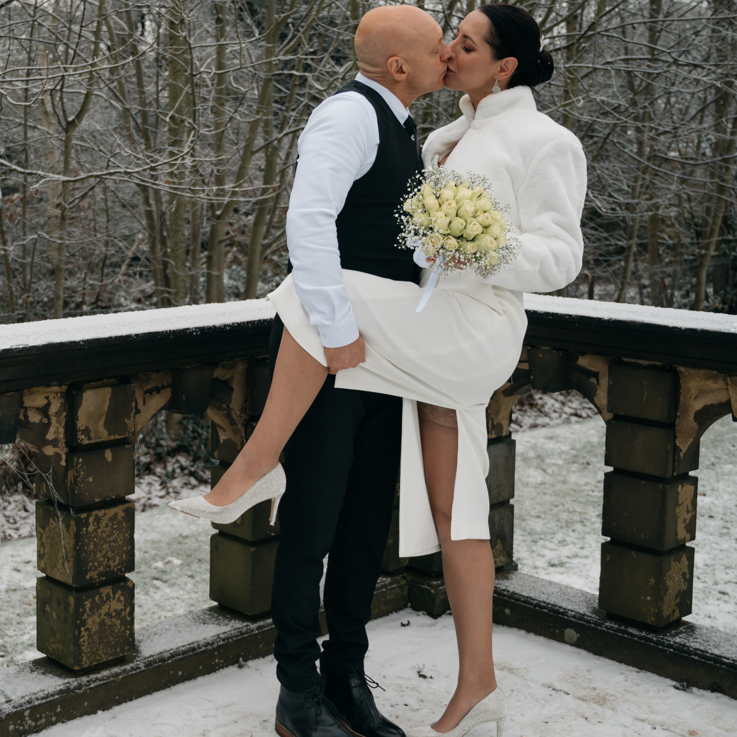 Magical Winter Wedding in Halifax | Real Wedding Moments. Rapley Photography | West Yorkshire Wedding & Portrait Photographer