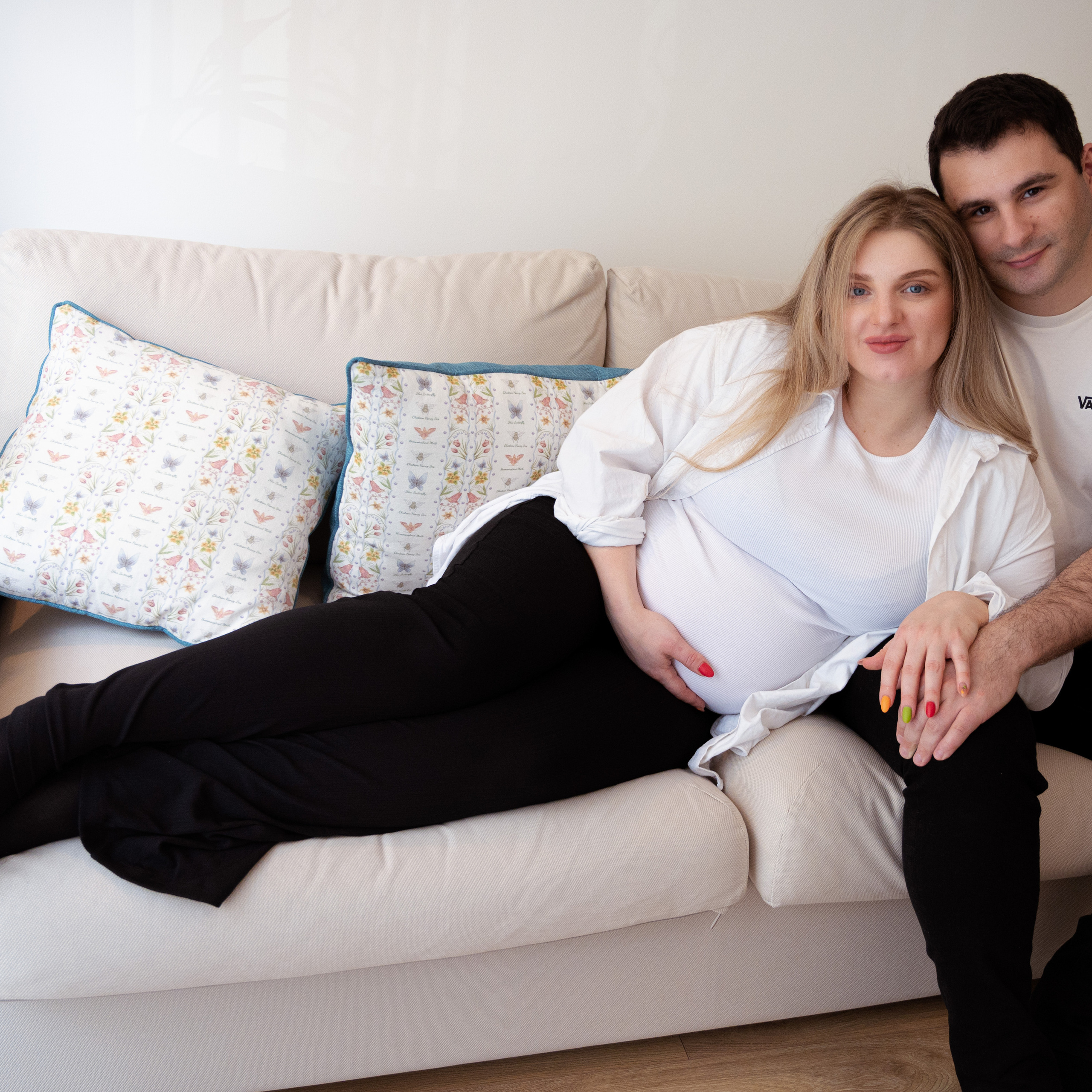 At-Home Pregnancy Photoshoot | Cozy & Natural Portraits. Rapley Photography | West Yorkshire Wedding & Portrait Photographer