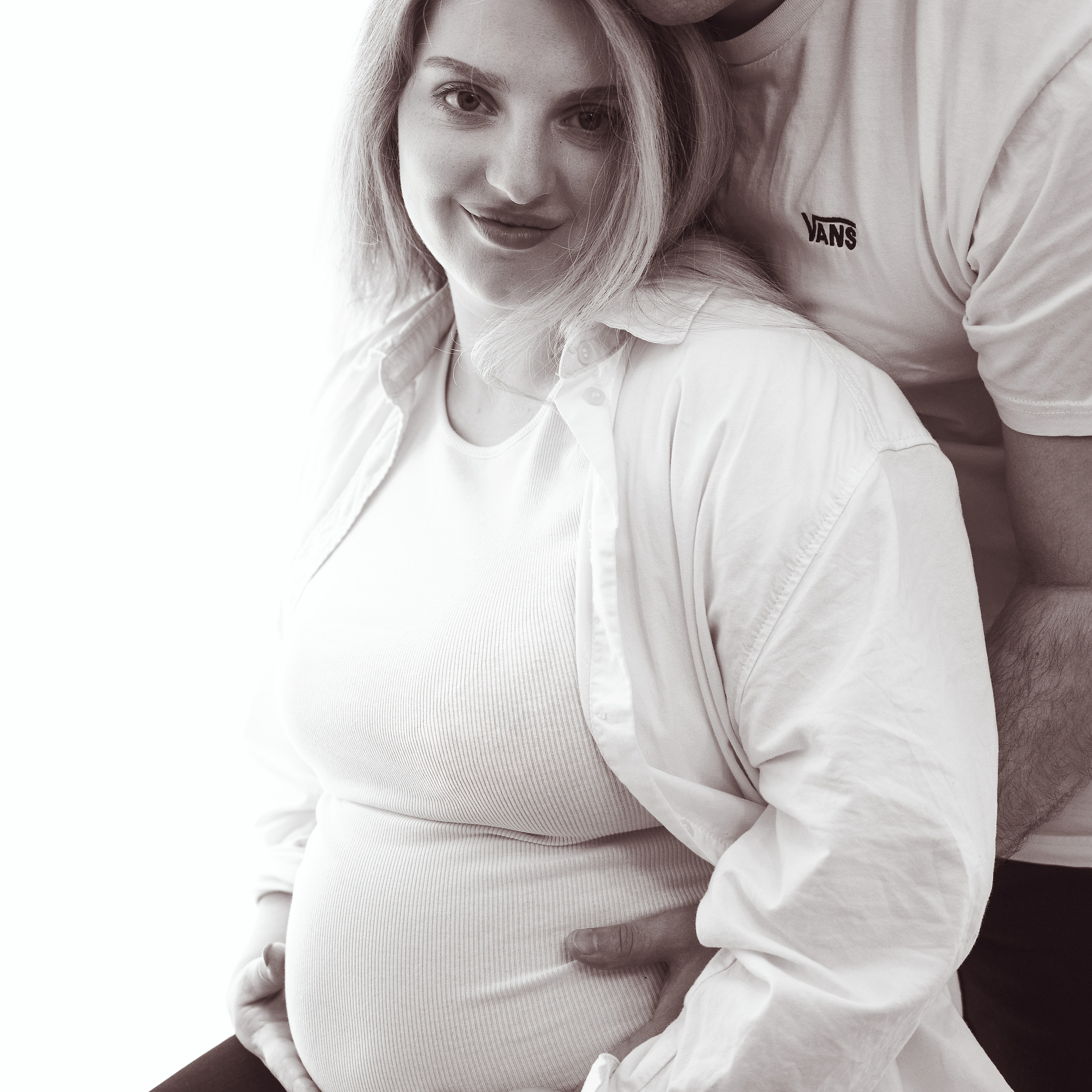 At-Home Pregnancy Photoshoot | Cozy & Natural Portraits. Rapley Photography | West Yorkshire Wedding & Portrait Photographer