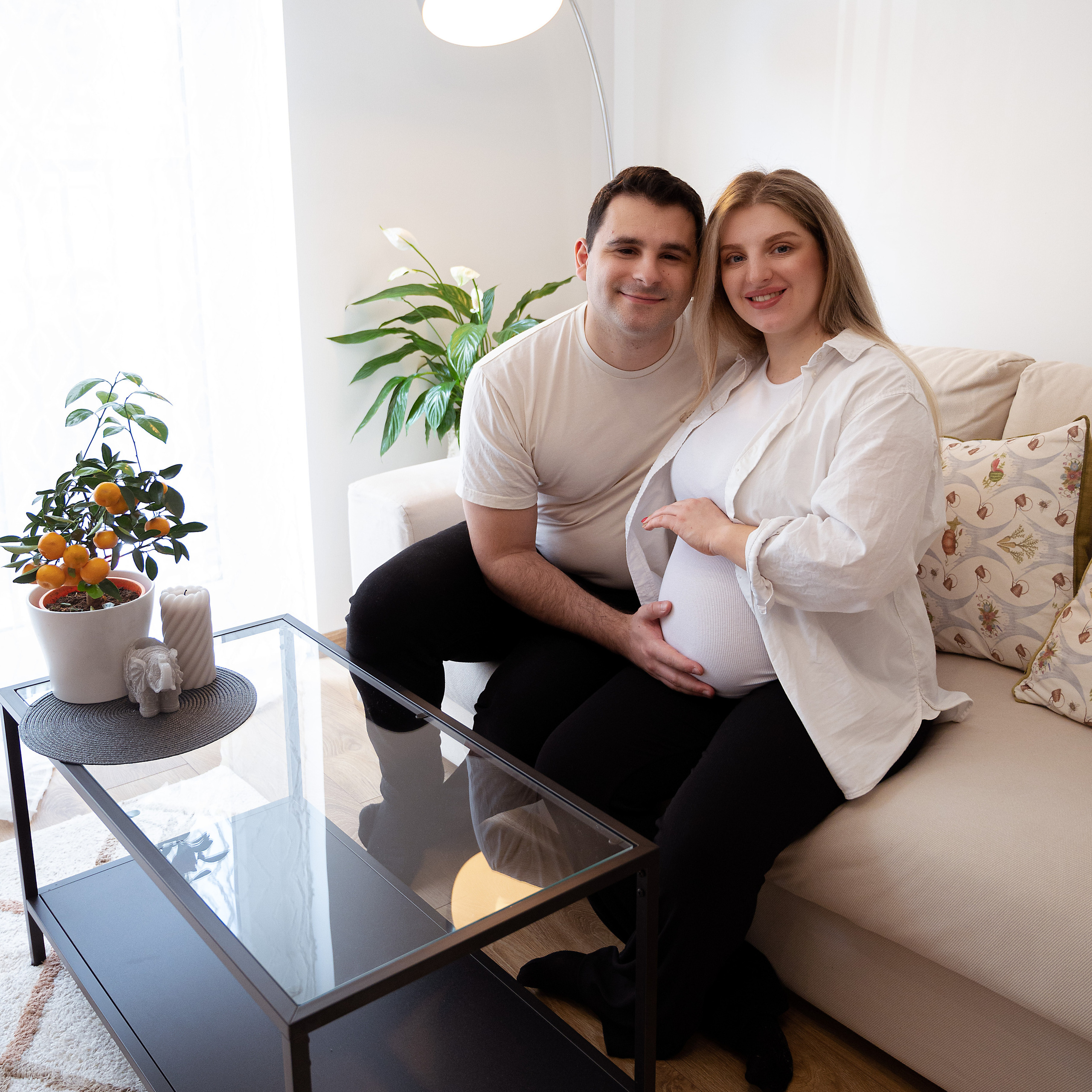 At-Home Pregnancy Photoshoot | Cozy & Natural Portraits. Rapley Photography | West Yorkshire Wedding & Portrait Photographer