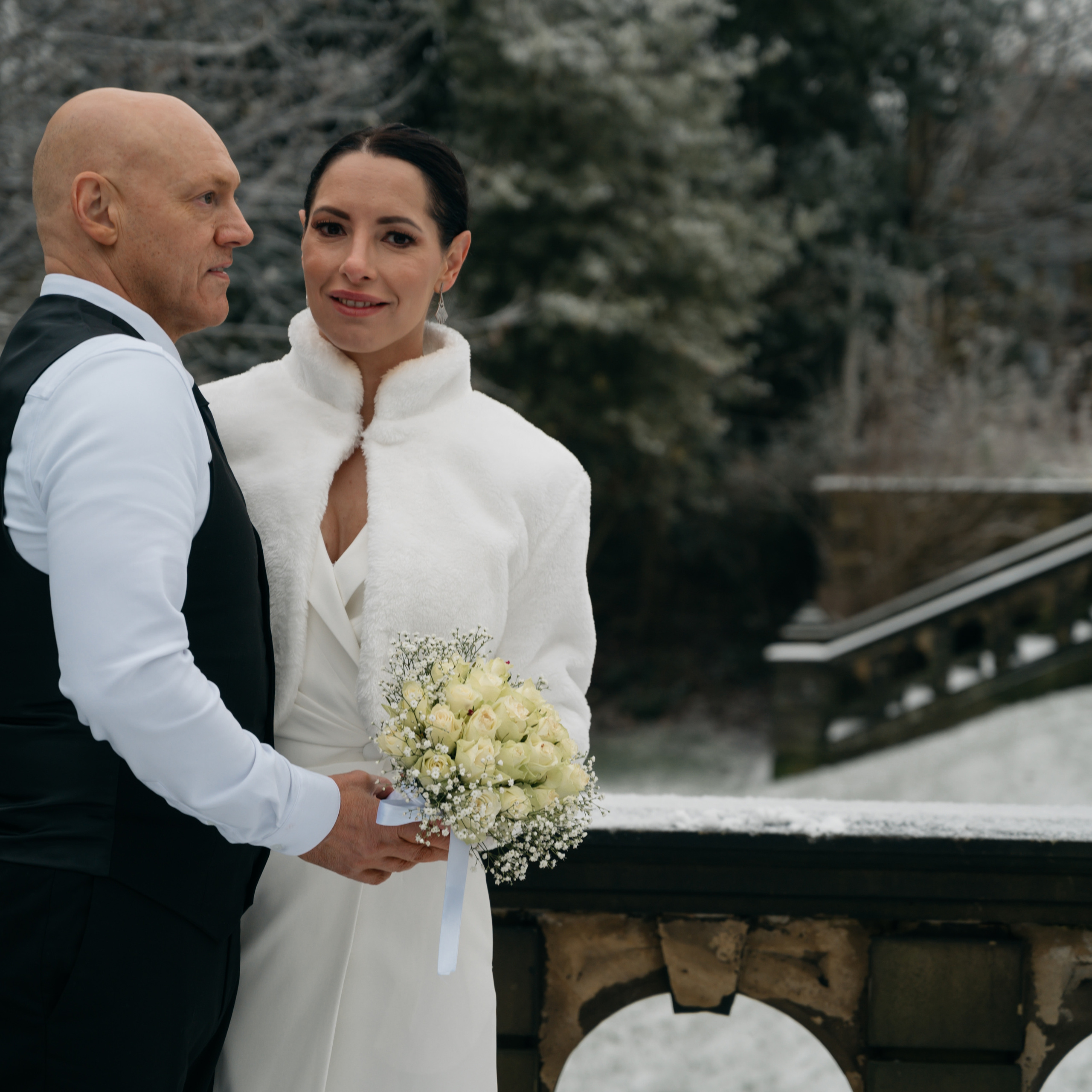 winter wedding photoshoot in Halifax, Yorkshire