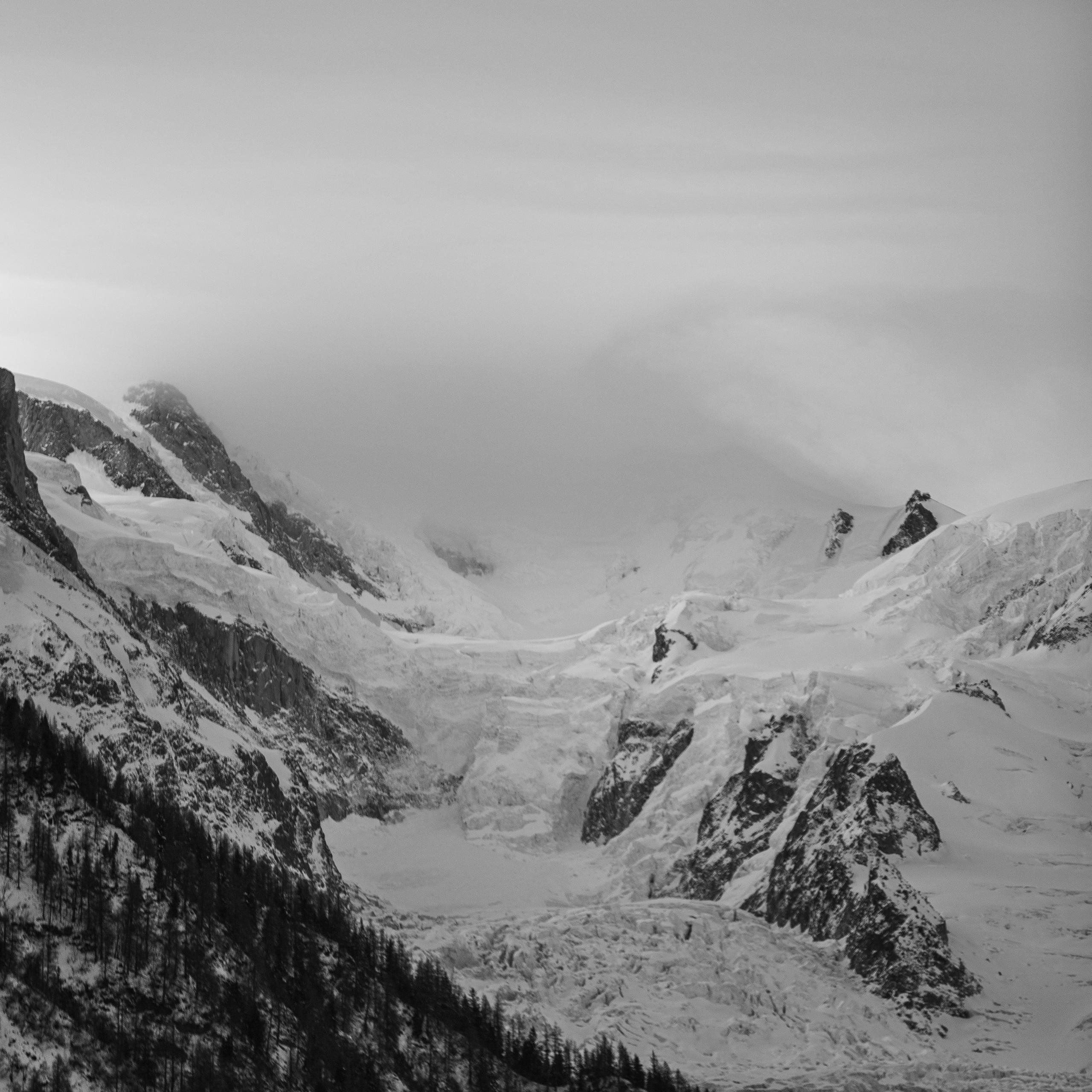 Chamonix-Mont-Blanc. Anastasia Shapoval violoniste et photographe. Annecy — Geneve