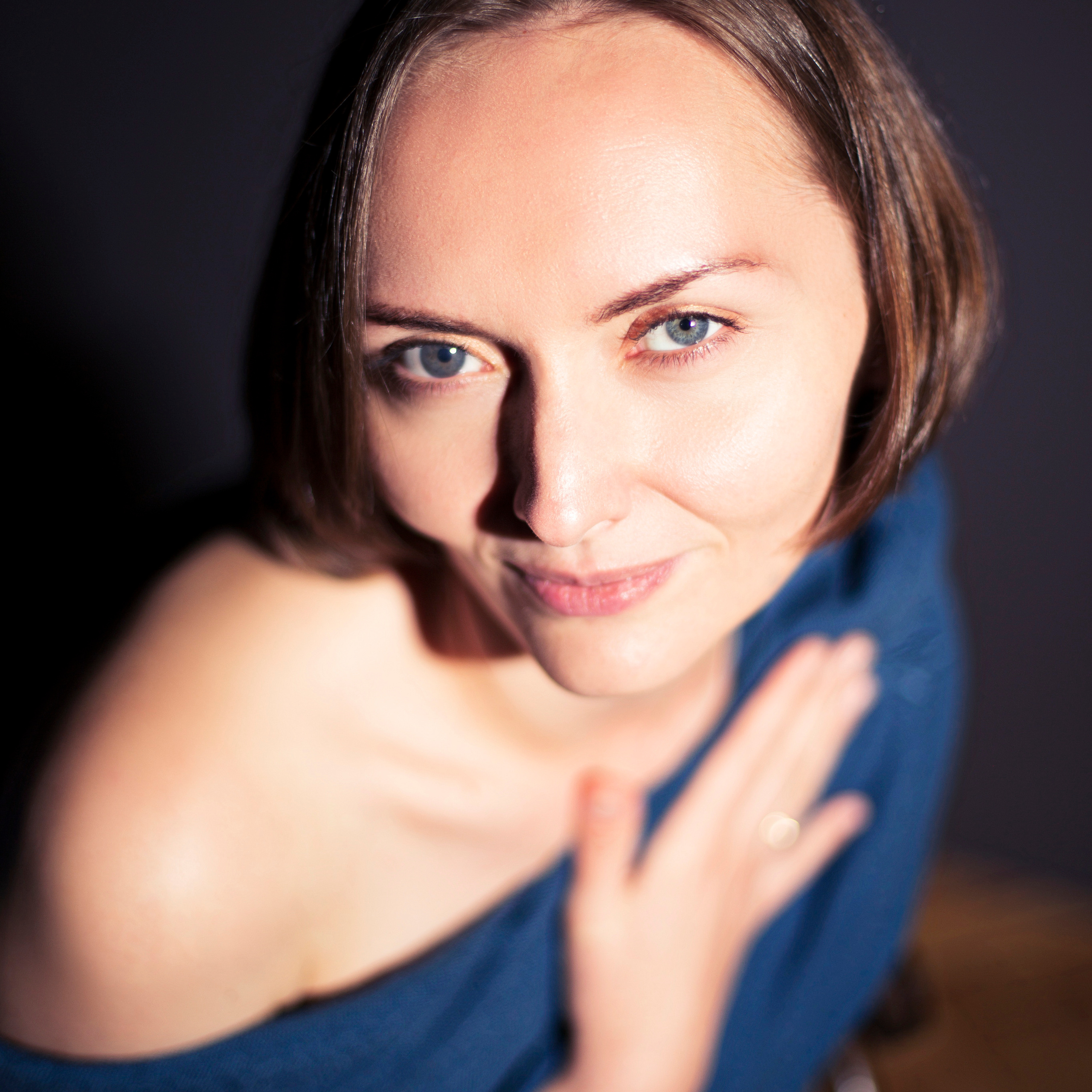 Portraits. Anastasia Shapoval violoniste et photographe. Annecy — Geneve