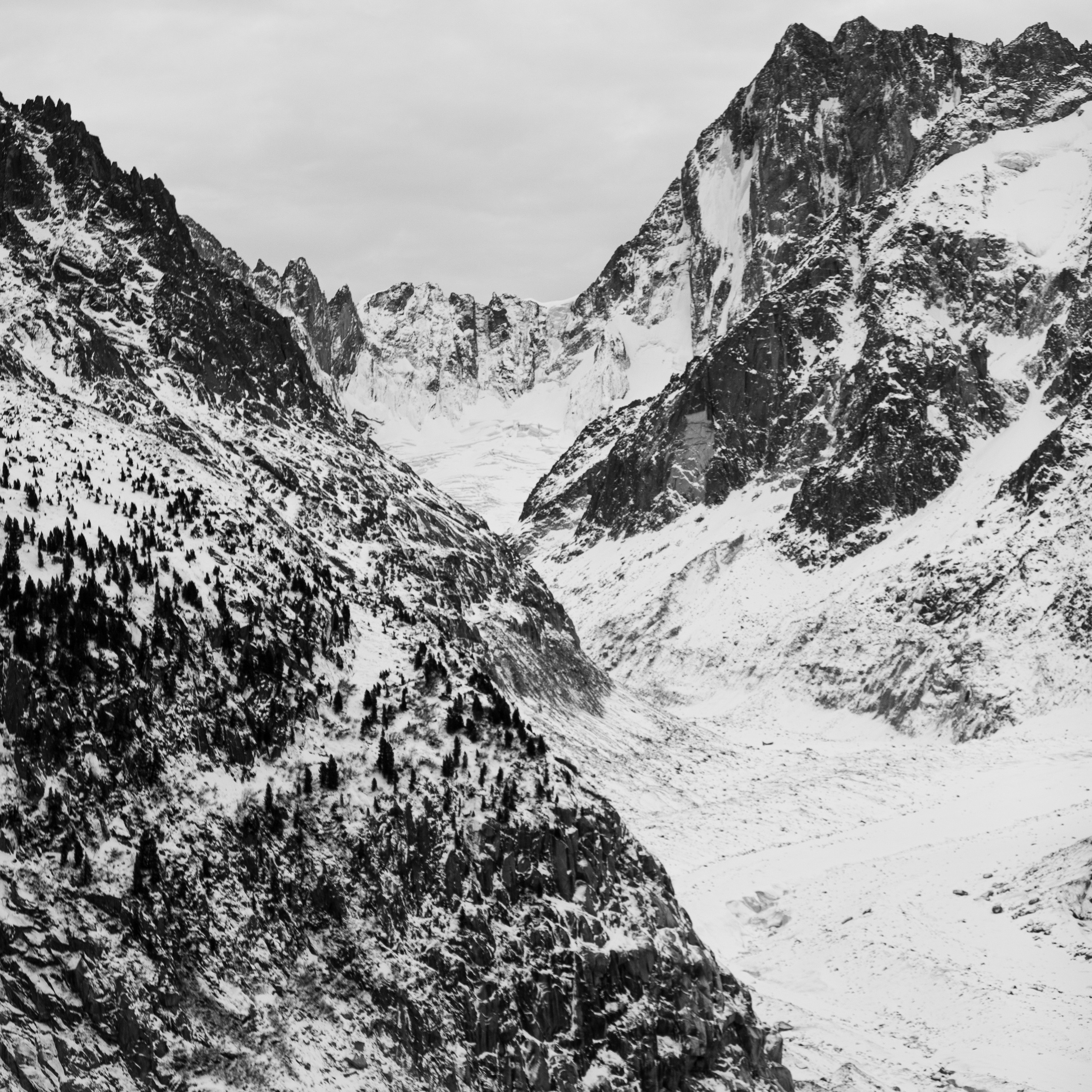 Chamonix-Mont-Blanc. Anastasia Shapoval violoniste et photographe. Annecy — Geneve
