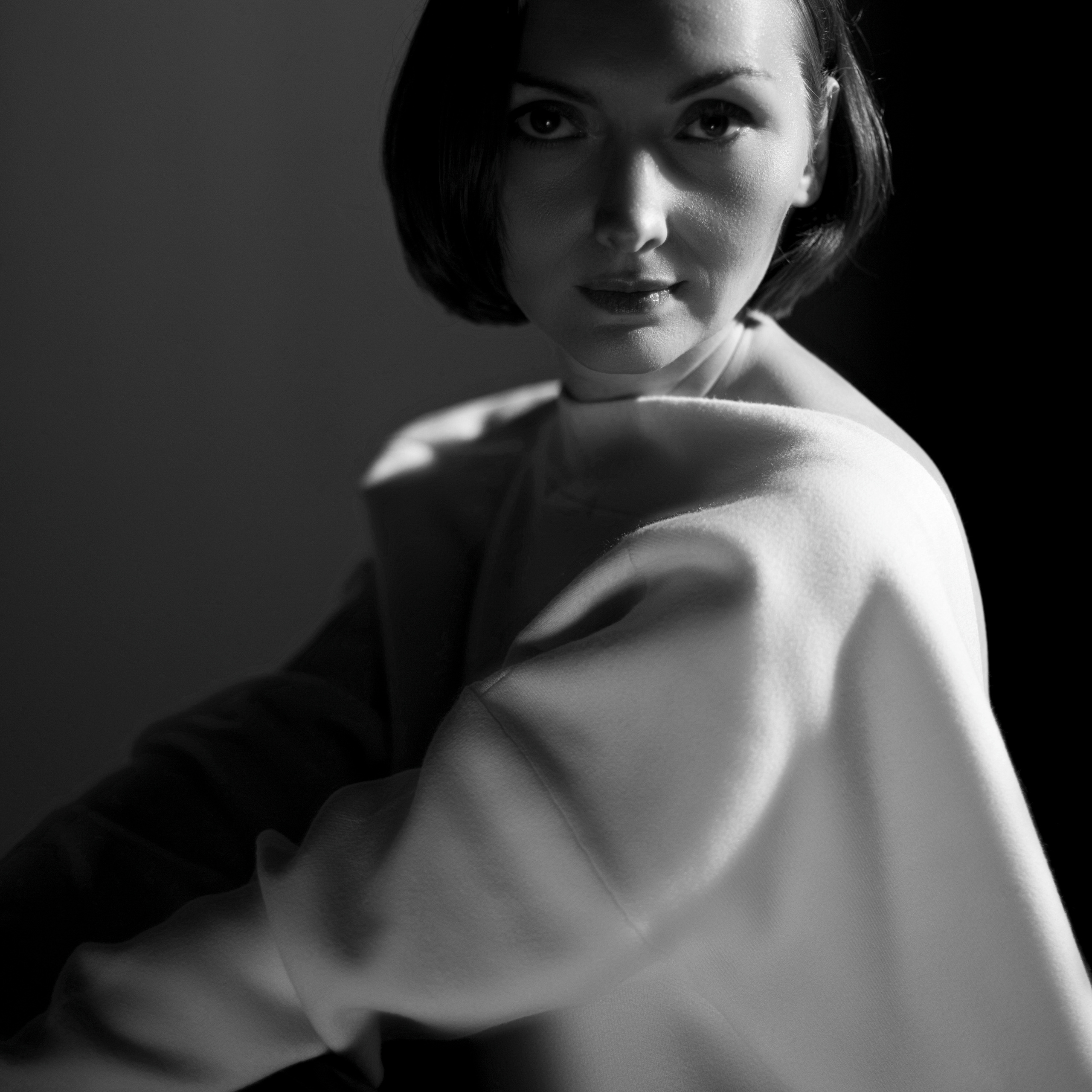 Portraits. Anastasia Shapoval violoniste et photographe. Annecy — Geneve