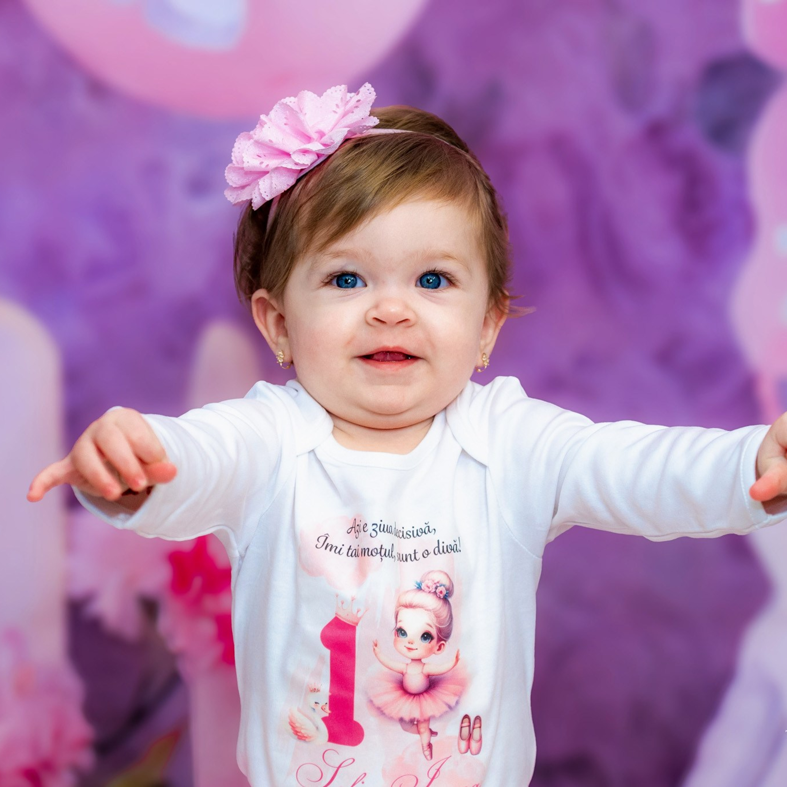 Sofia — Smash the Cake