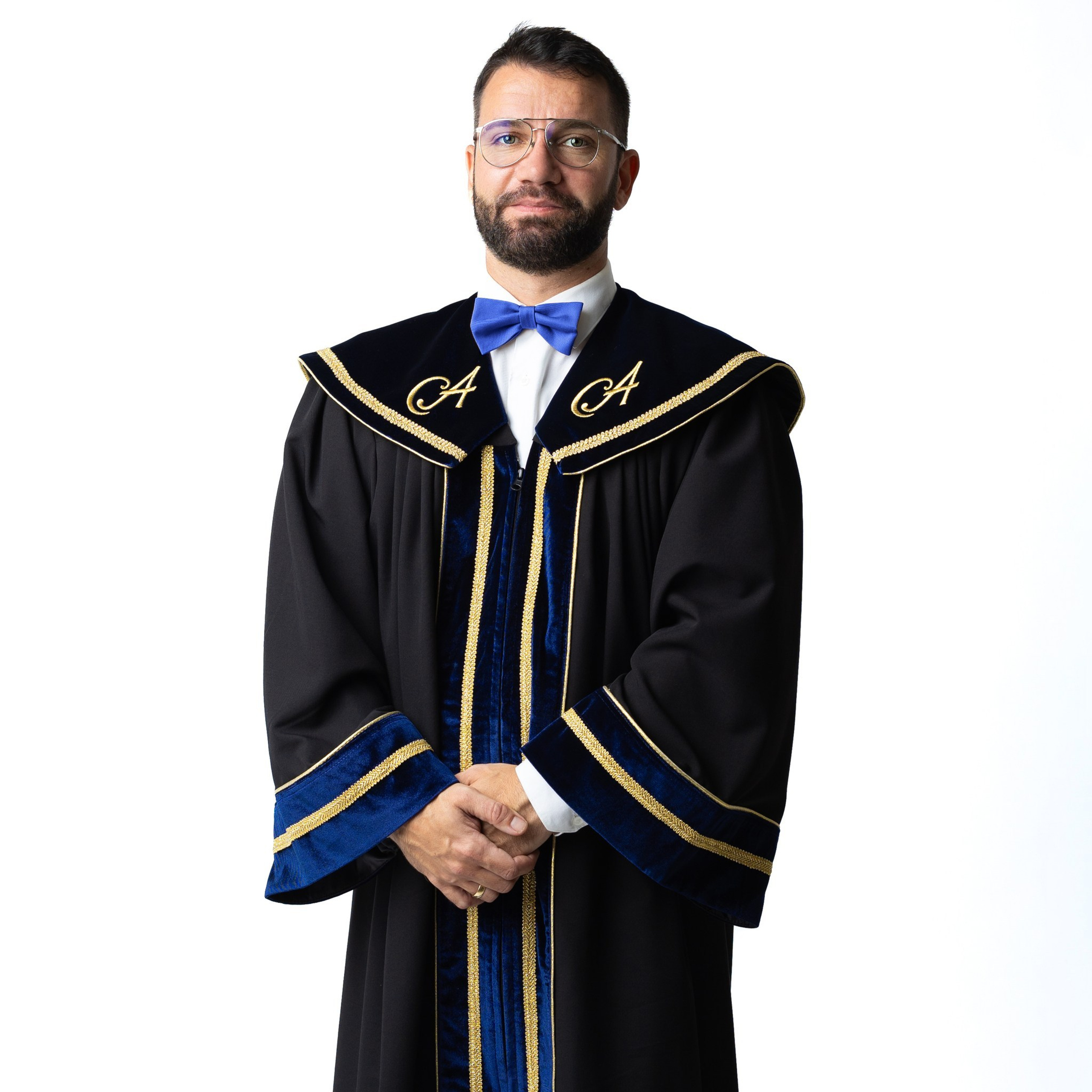 Ректорска тога. 🎓 Togiishapki.bg — Тоги и академични шапки за дипломиране на студенти, ученици и деца