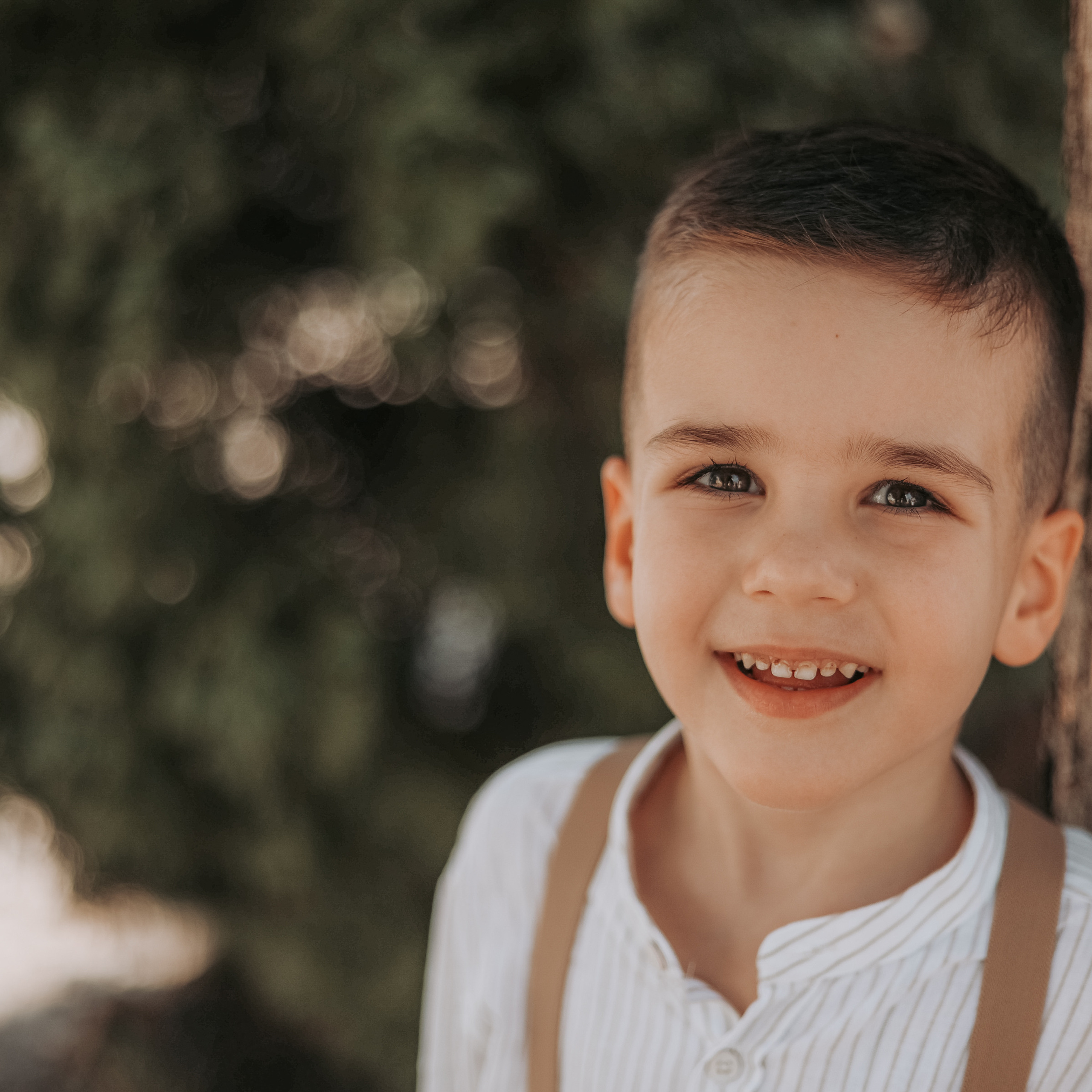 Customer Satisfaction. Family and Wedding Photographer