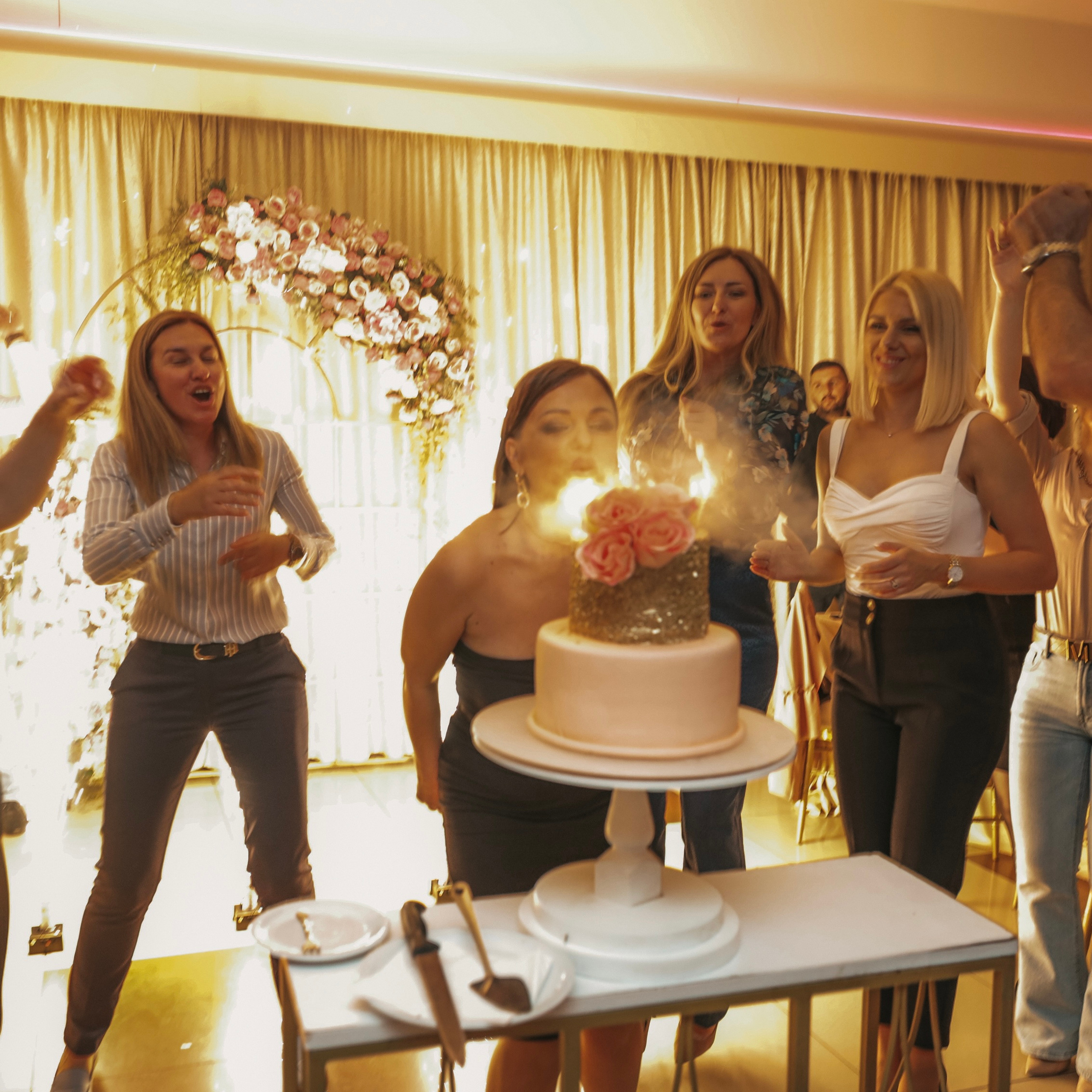 Customer Satisfaction. Family and Wedding Photographer