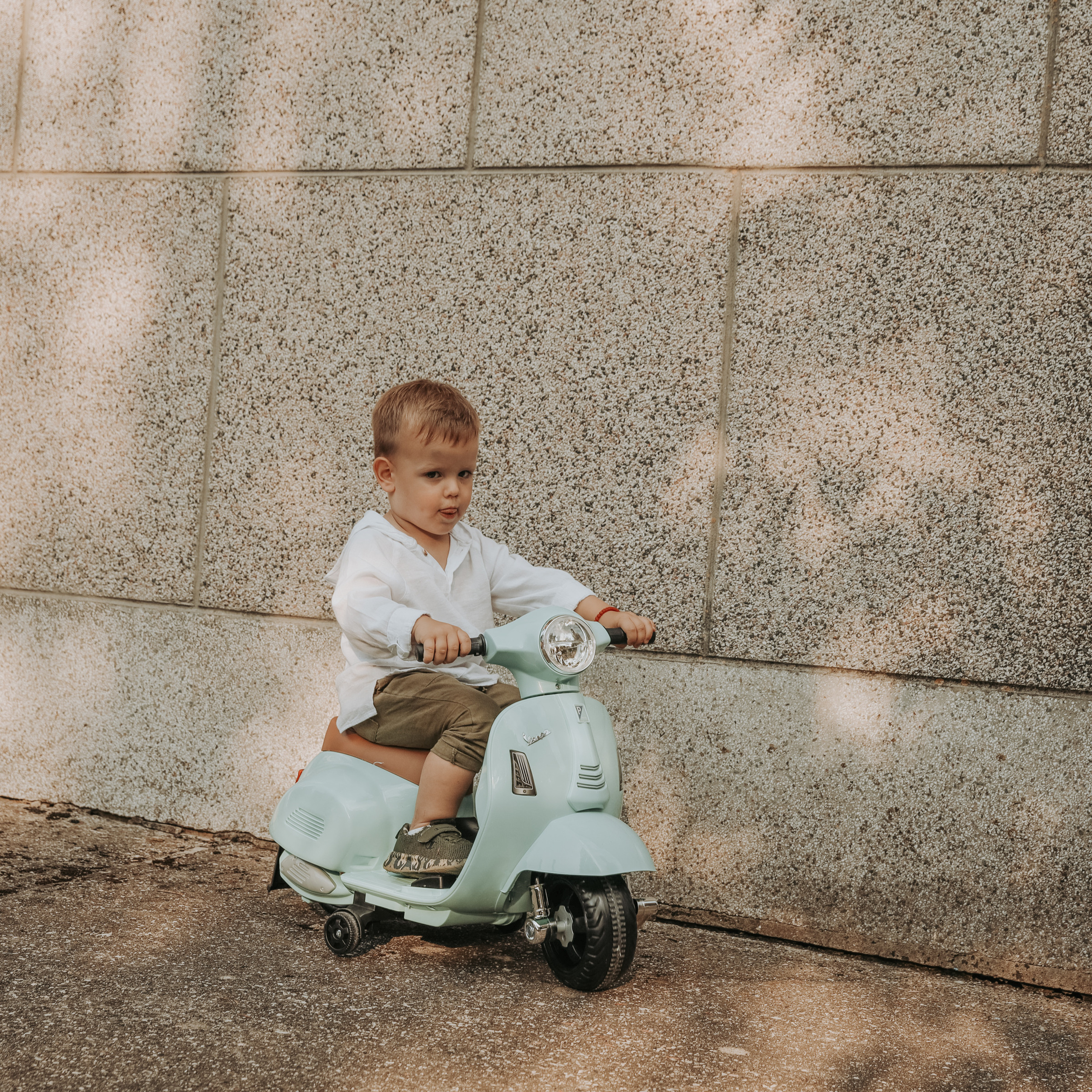 Customer Satisfaction. Family and Wedding Photographer