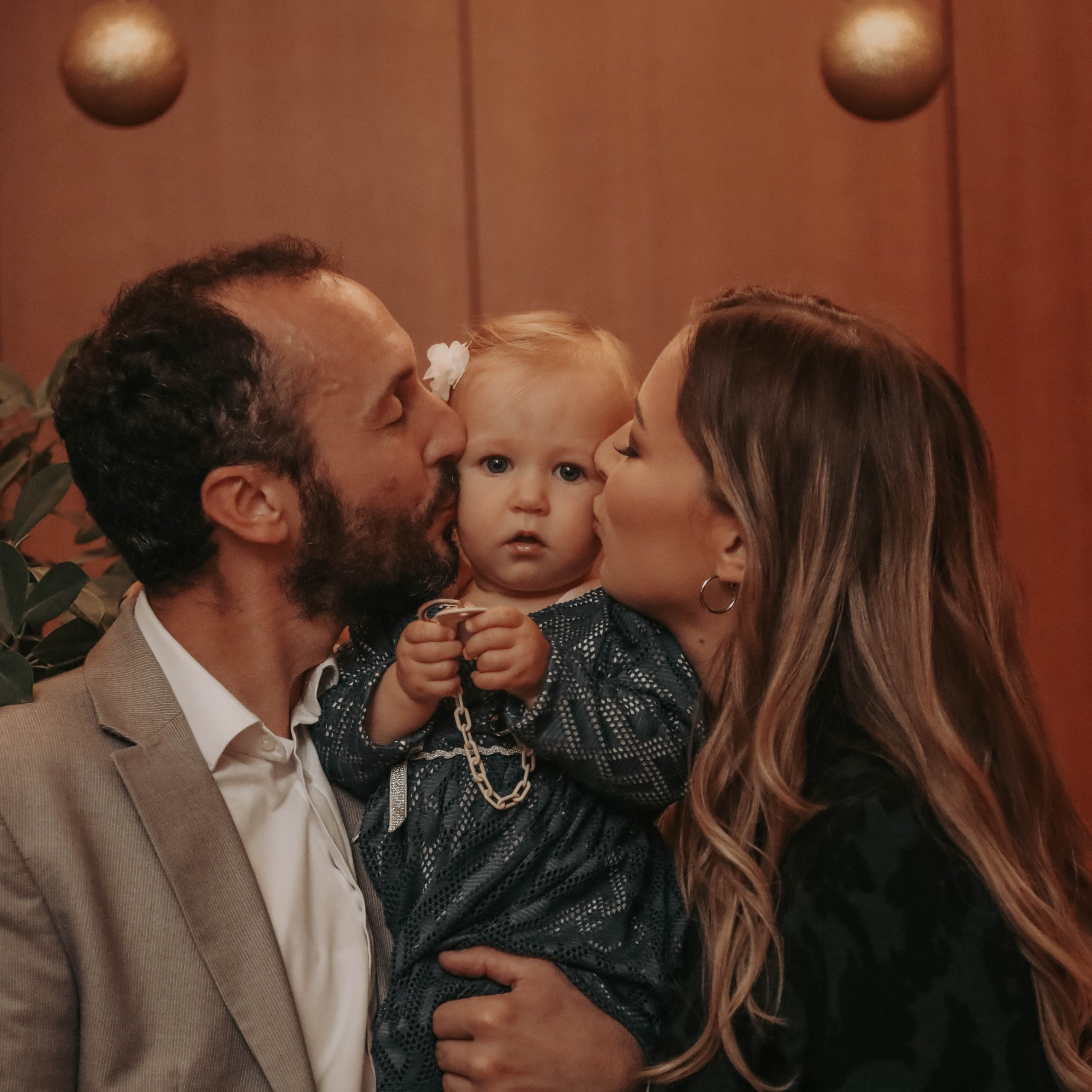 Customer Satisfaction. Family and Wedding Photographer